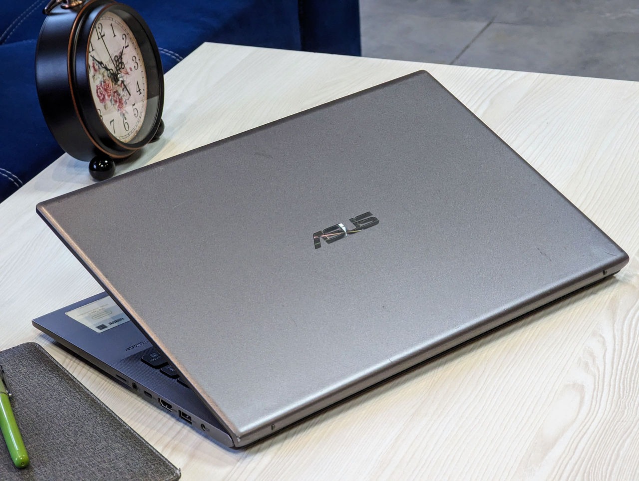 ASUS Vivobook 15 M1502Q | Ryzen 7 5800HS | 16GB | SSD 512GB | 15,6″ Full HD TN — vedere 2