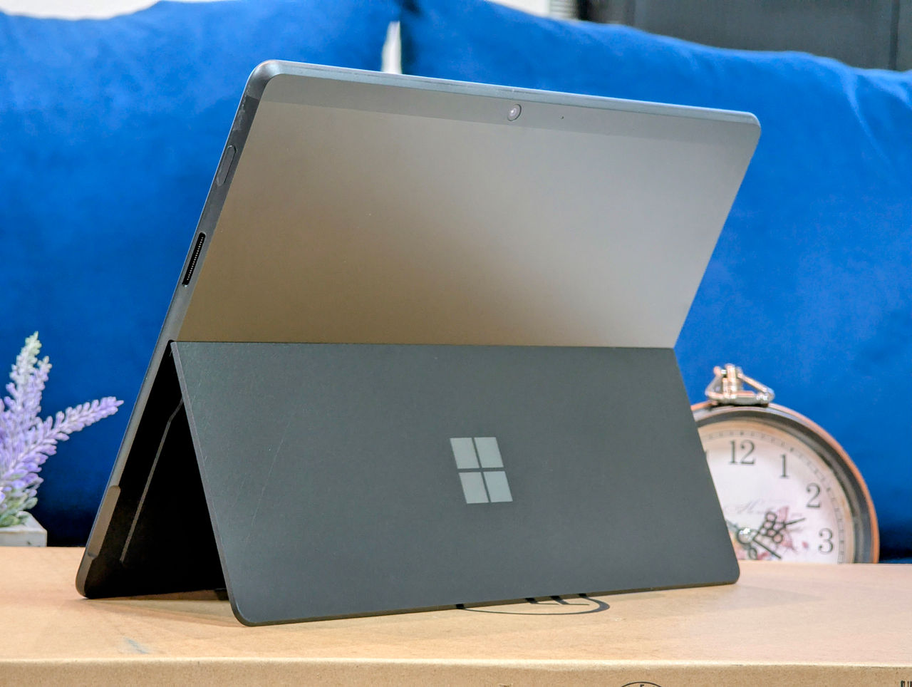 Microsoft Surface Pro X | SQ2 | 16GB RAM | 256GB SSD | 13″ PixelSense Touch | Tastatură roșie — miniatură 12