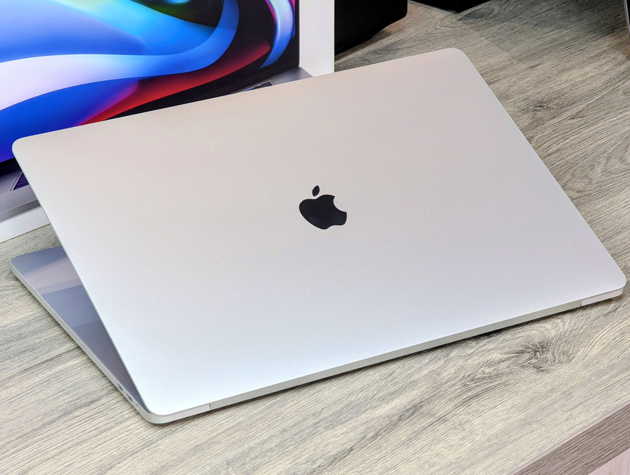 Apple MacBook Pro 16 (2019) | Core i9-9980HK | 16GB RAM | SSD 1TB | Radeon Pro 5500M — miniatură 12