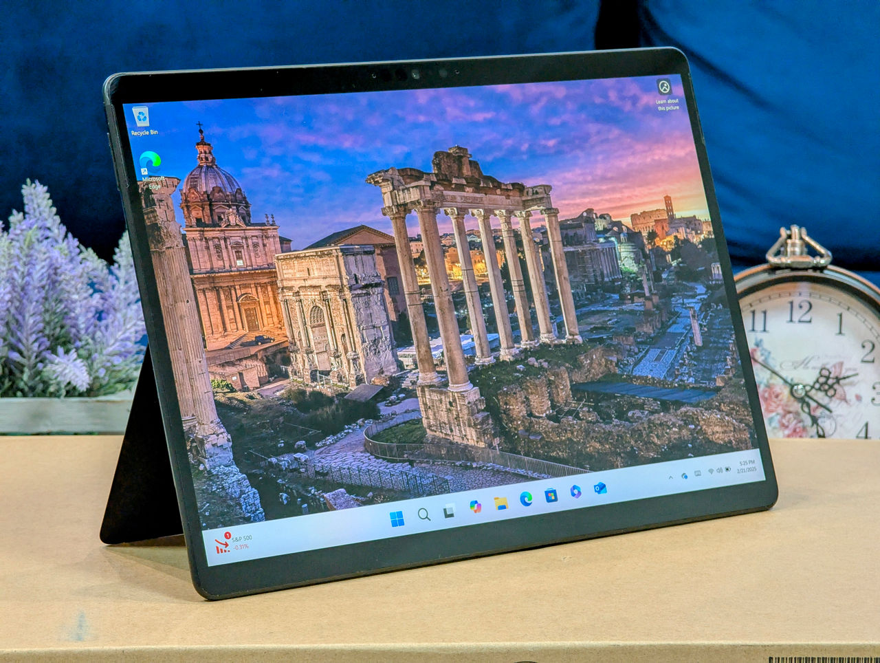 Microsoft Surface Pro X | SQ2 | 16GB RAM | 256GB SSD | 13″ PixelSense Touch | Tastatură roșie — miniatură 6