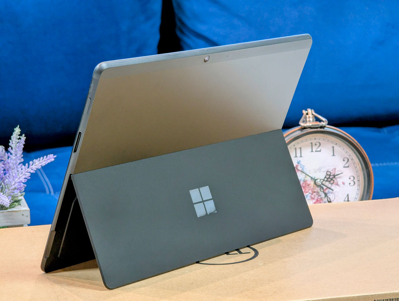 Microsoft Surface Pro X | SQ2 | 16GB RAM | 256GB SSD | 13″ PixelSense Touch | Tastatură roșie — miniatură 14