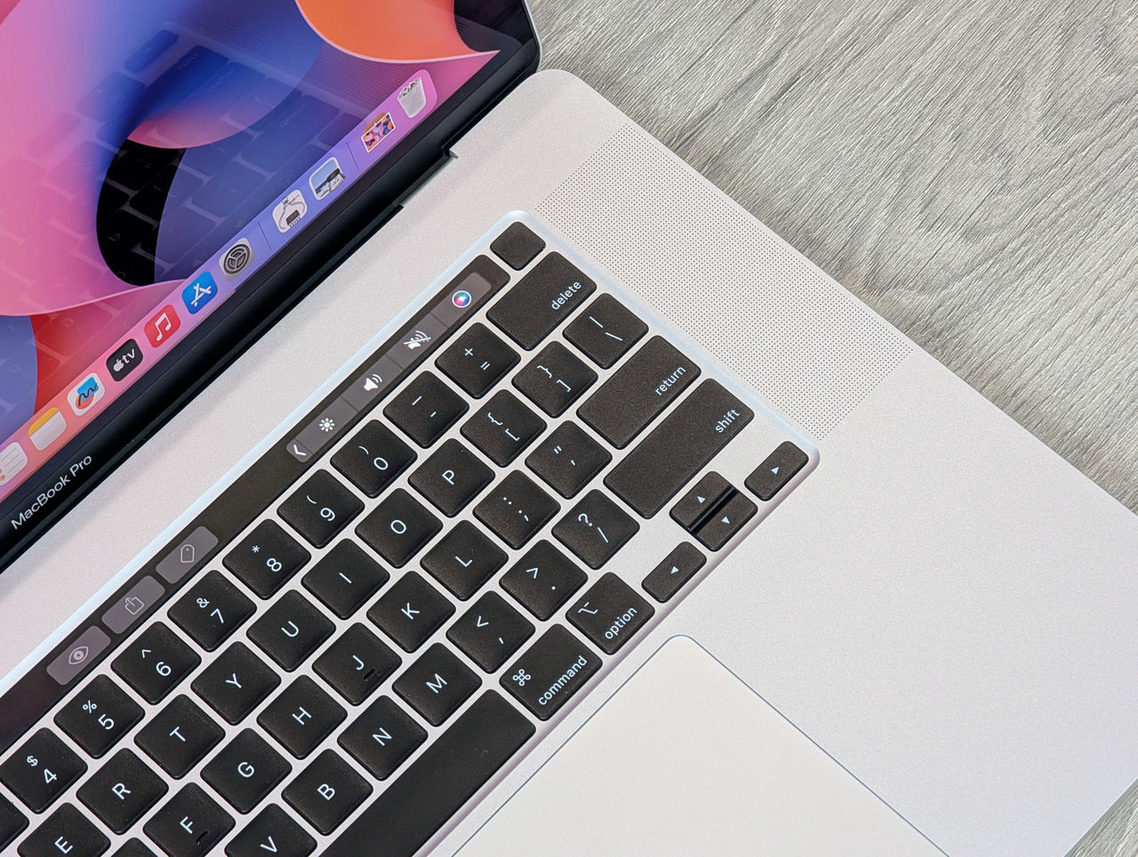 Apple MacBook Pro 16 (2019) | Core i9-9980HK | 16GB RAM | SSD 1TB | Radeon Pro 5500M — miniatură 6
