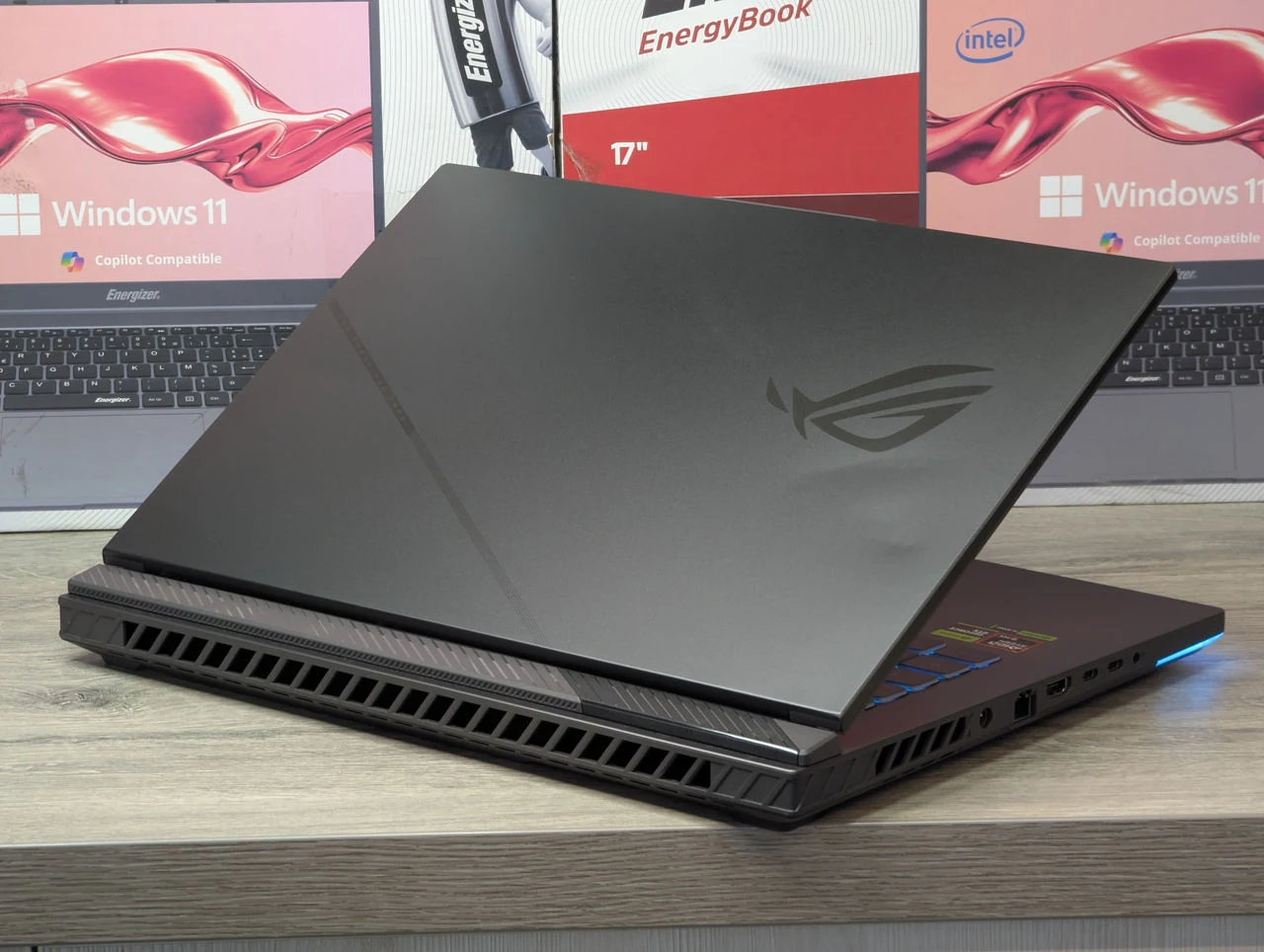 ASUS ROG Strix G16 | Ryzen 9 8940HX | 32GB | 2TB | RTX 5070 | 16.0″ 165Hz — miniatură 10