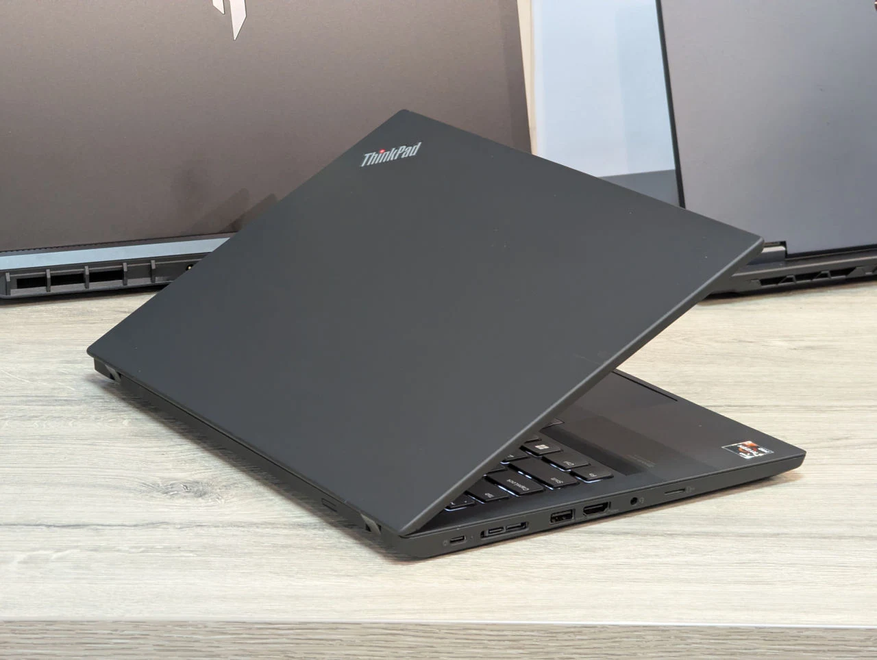 Lenovo ThinkPad T14 Gen 1 | AMD Ryzen 7 PRO 4750U | 16GB | 256GB | 14.0″ FHD IPS — miniatură 9