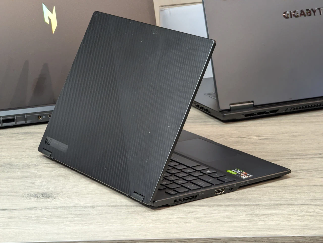 ASUS ROG Flow X13 | AMD Ryzen 9 6900HS | 16GB | 512GB | RTX 3050 Ti | 13.4″ — miniatură 7
