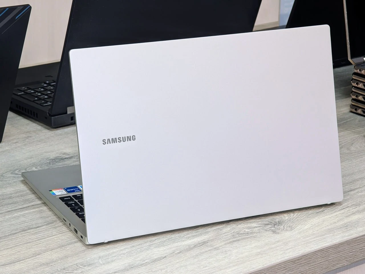 Samsung Galaxy Book 750TDA | Intel i7 1165G7 | 16GB | 256GB | Intel Iris Xe MAX | 15.6″ FHD — miniatură 7