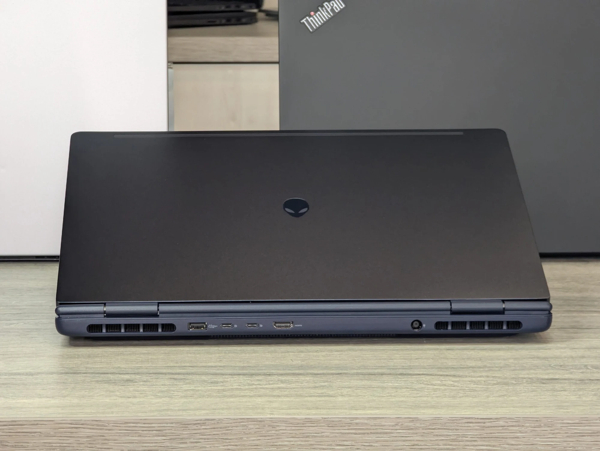 Alienware 16 Aurora AC16250 | Intel Core 7 240H | 16GB DDR5 | 1TB SSD | RTX 5060 8GB | 16.0″ 2.5K 120Hz — miniatură 12