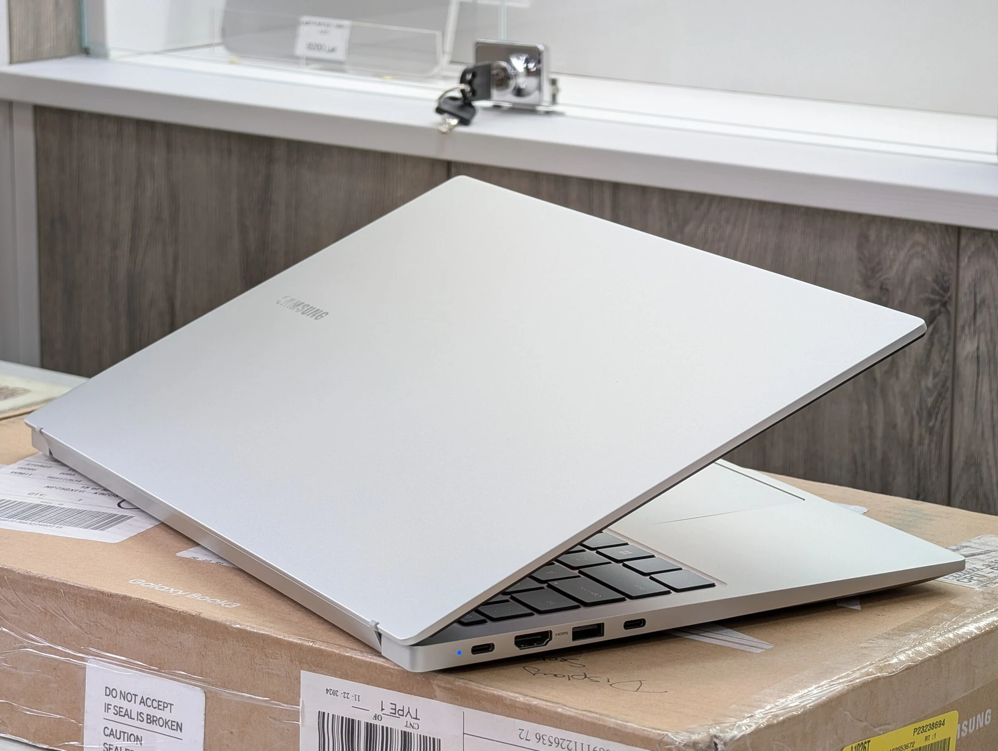 Nou! Samsung Galaxy Book3 | Core i7-1355U | 16GB | 512GB | Intel Iris Xe | 15.6″ FHD — miniatură 15