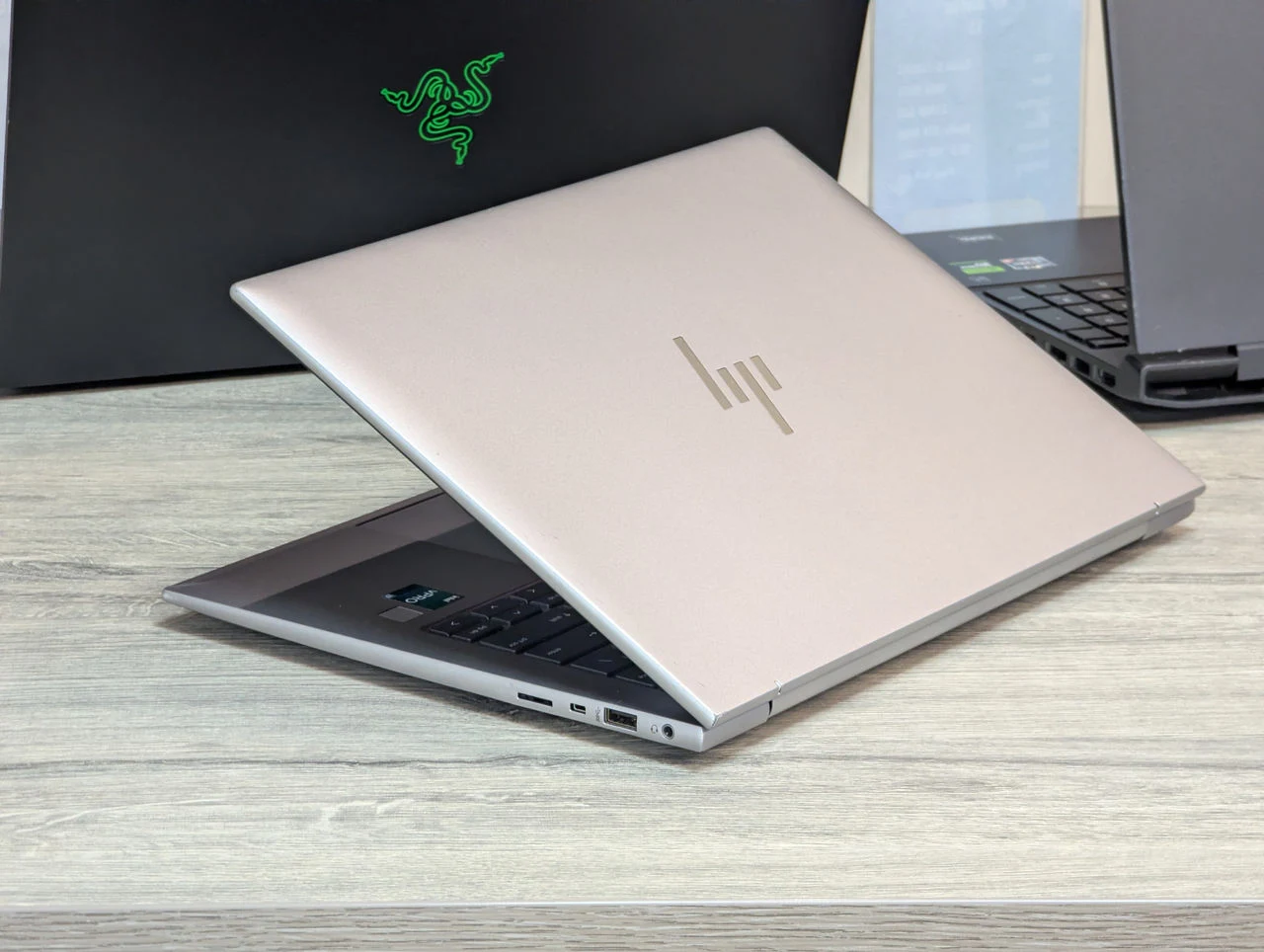 HP ZBook Firefly 14 G10 | i7-1370P | 16GB Ram | 512GB — miniatură 12