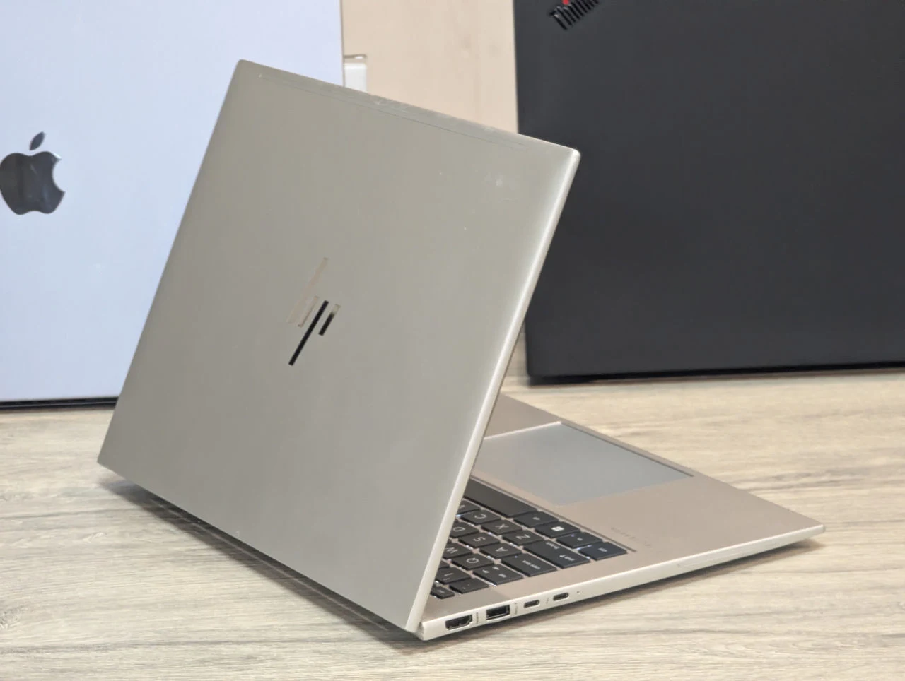 HP EliteBook 845 G10 | Ryzen 5 PRO 7545U | 16GB | 256GB | AMD Radeon 740M | 14.0″ WUXGA — miniatură 8