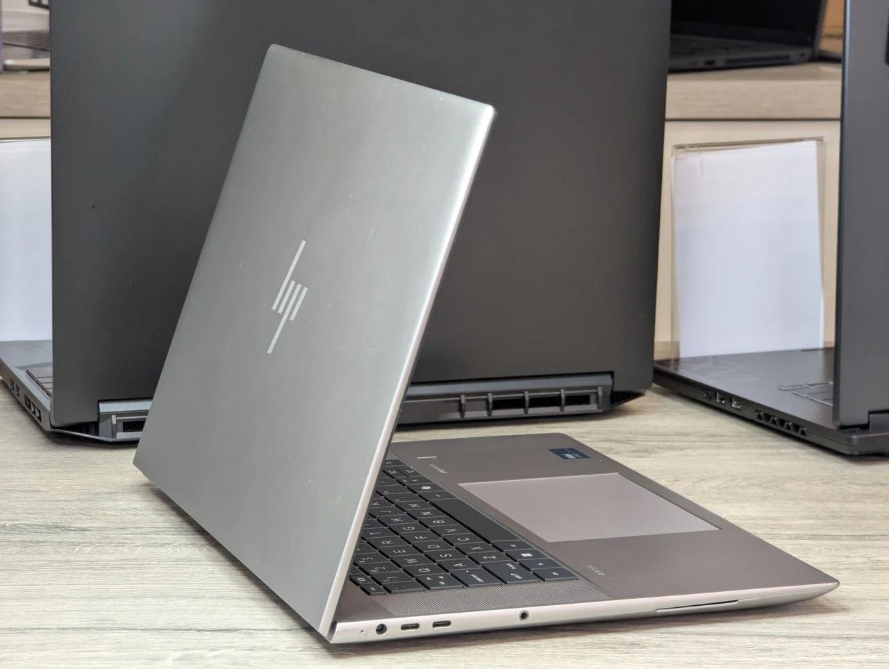 HP ZBook Studio 16 G11 | Intel Core Ultra 7 165H | 16GB DDR5 | 1TB SSD | RTX 2000 Ada — miniatură 8