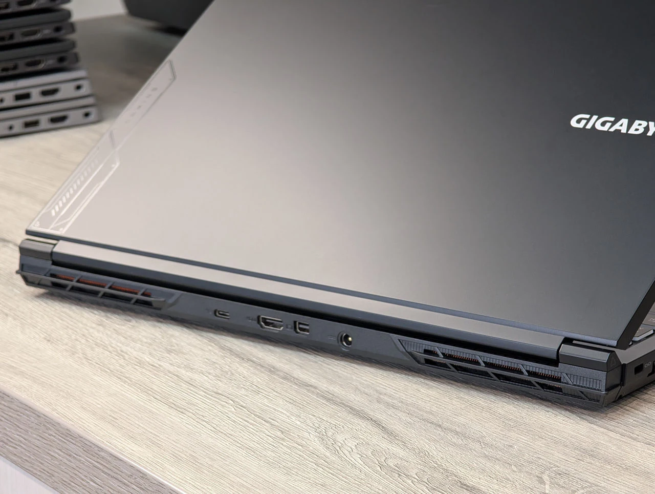 Gigabyte G6 MF | i7 13620H | 16GB | 1TB | RTX 4050 | 16.0″ 165Hz — miniatură 14
