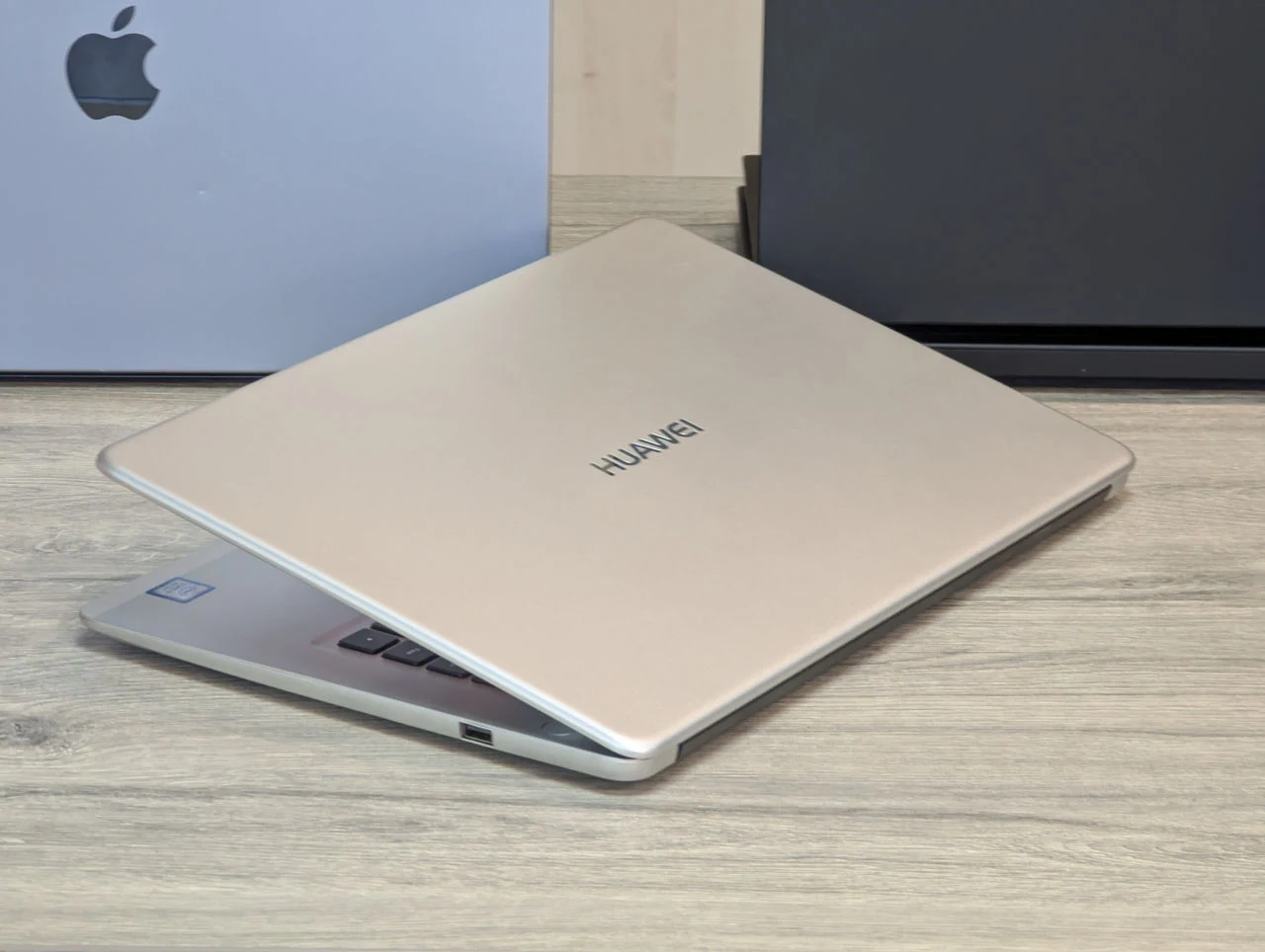 Nou! Huawei MateBook D 15 | i3-8130U | 12GB | 256GB SSD | 15.6″ FHD — miniatură 10