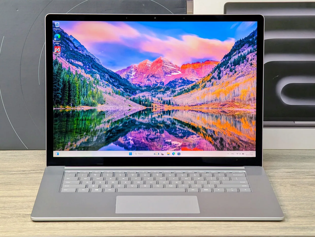 Microsoft Surface Laptop 3 | i7-1065G7 | 16GB Ram | 256GB | 15″ Touch — vedere 2