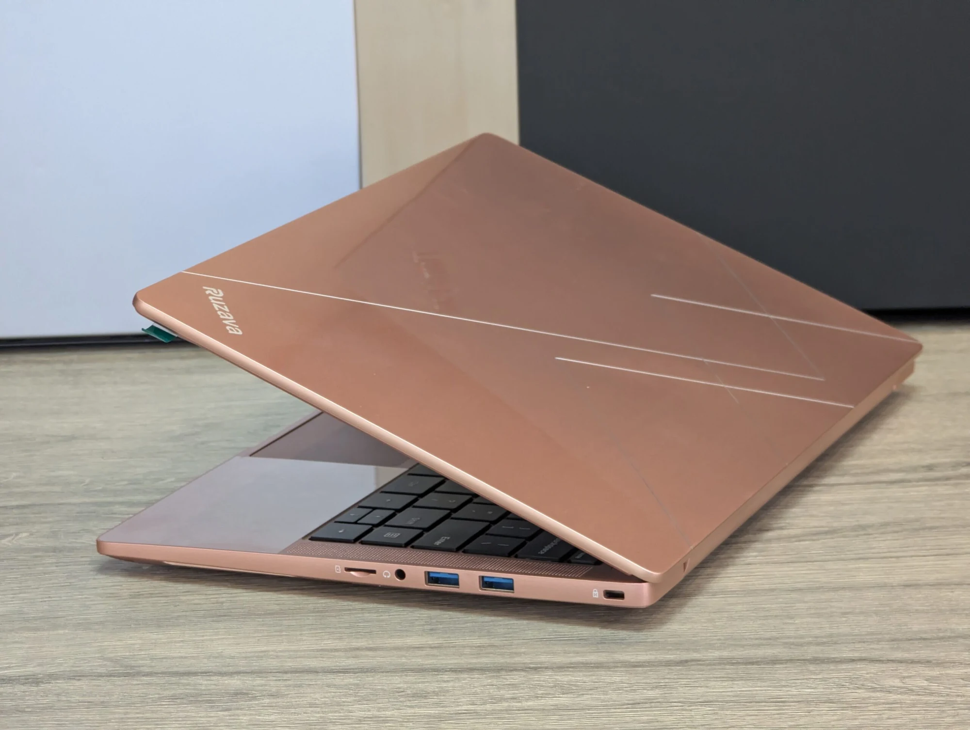 Новый! Ruzava RK70 Rose Gold | Intel Celeron N5095A | 8GB | 256GB SSD | Intel UHD | 14.0″ Full HD — миниатюра 10