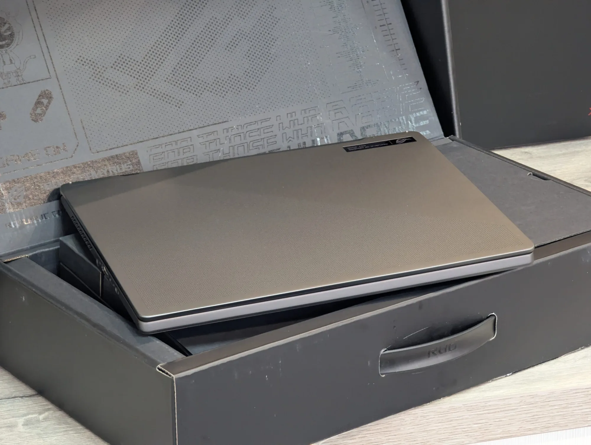 ASUS ROG Zephyrus G14 | Ryzen 7 6800HS | 16GB | 512GB SSD | Radeon RX 6700S 8GB | 14.0″ 144Hz — miniatură 15