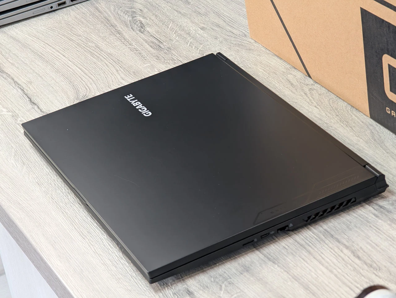 Gigabyte G6 MF | i7 13620H | 16GB | 1TB | RTX 4050 | 16.0″ 165Hz — miniatură 16