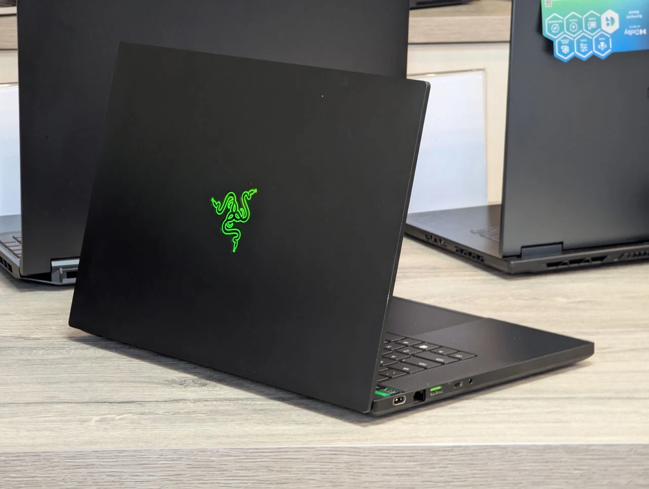 Ca nou! Razer Blade 15 (2020) | Intel Core i7-10750H | 16GB | 512GB | RTX 2070 — miniatură 8