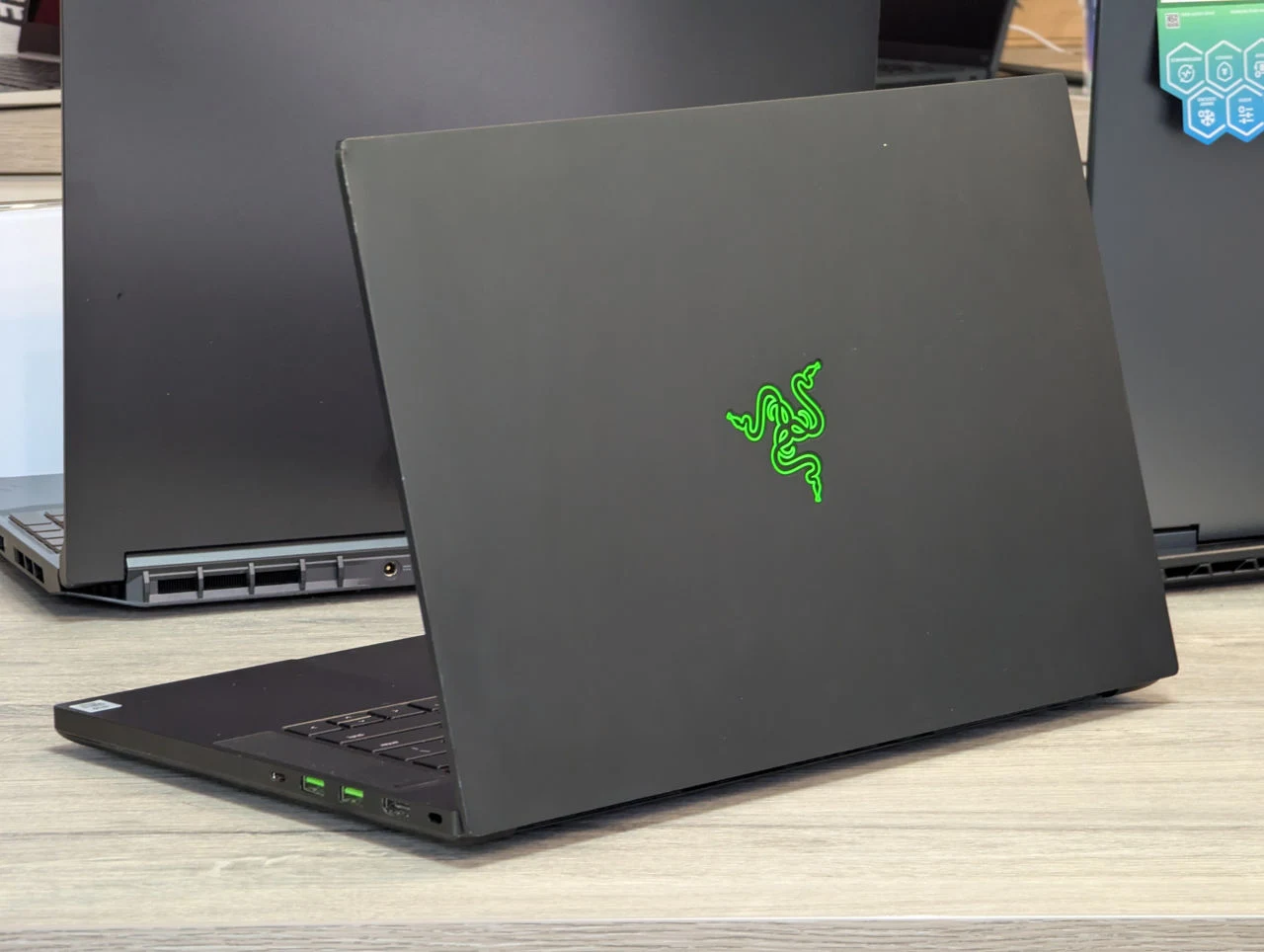 Ca nou! Razer Blade 15 (2020) | Intel Core i7-10750H | 16GB | 512GB | RTX 2070 — miniatură 7