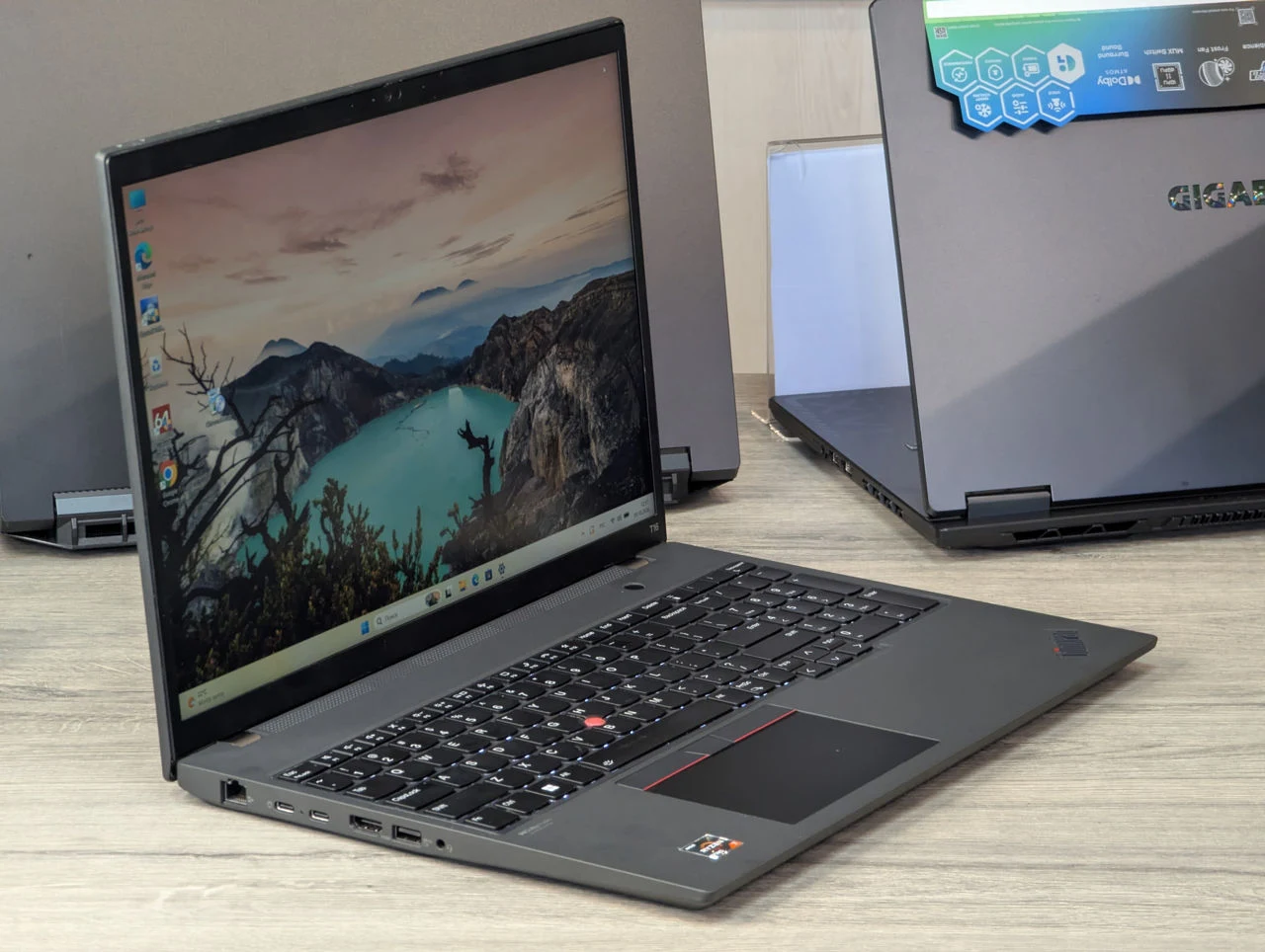Lenovo ThinkPad T16 Gen 1 | Ryzen 7 PRO 6850U | 16GB Ram | 256GB | 16″ — miniatură 6
