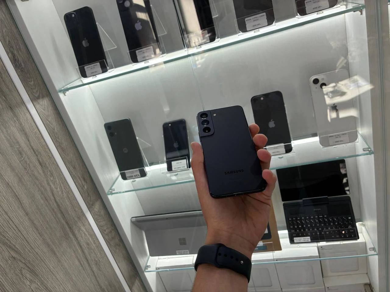 Samsung Galaxy S22 128GB Phantom Black | Snapdragon 8 Gen 1 | 8GB RAM | 6.1″ FHD+ AMOLED 120Hz | OIS 50MP — miniatură 6