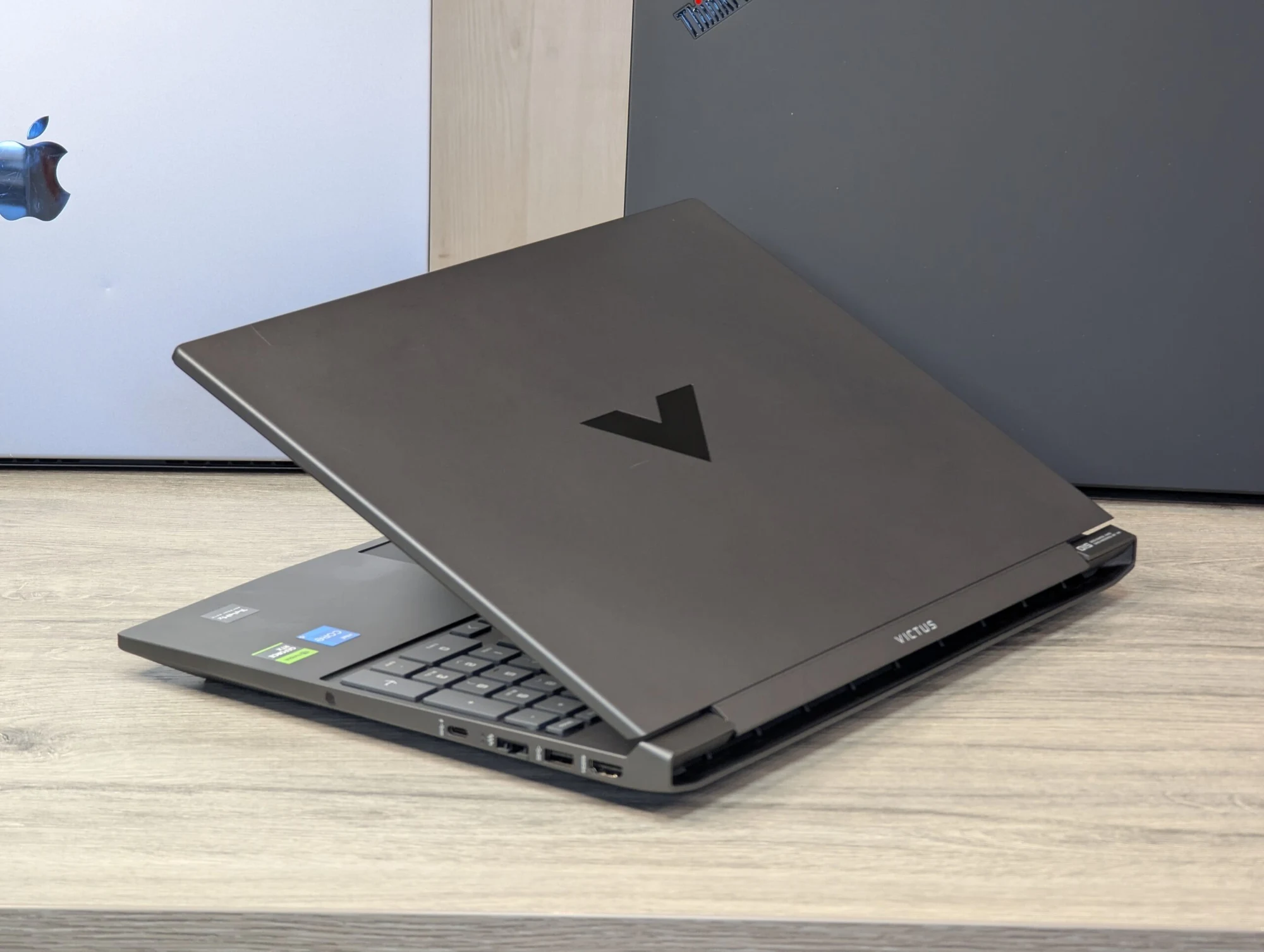 Nou! HP Victus 15 | i5-12500H | 16GB | 1TB | RTX 4050 | 15.6″ 144Hz — miniatură 9