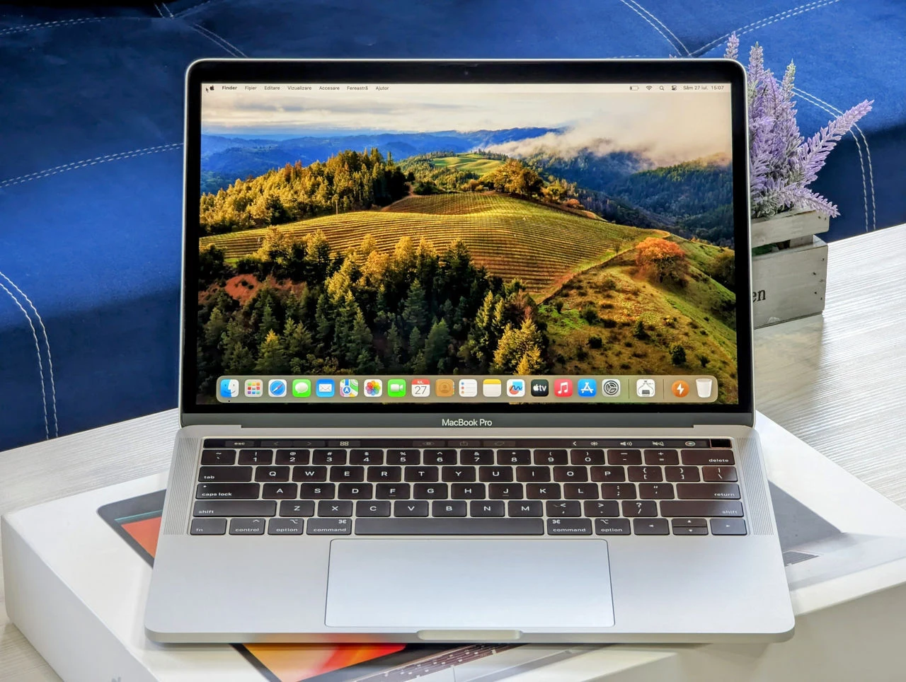 MacBook Pro 13 2020 | Intel Core i7 1068NG7U | 16GB | 512GB | 13.3″ Retina — vedere 2