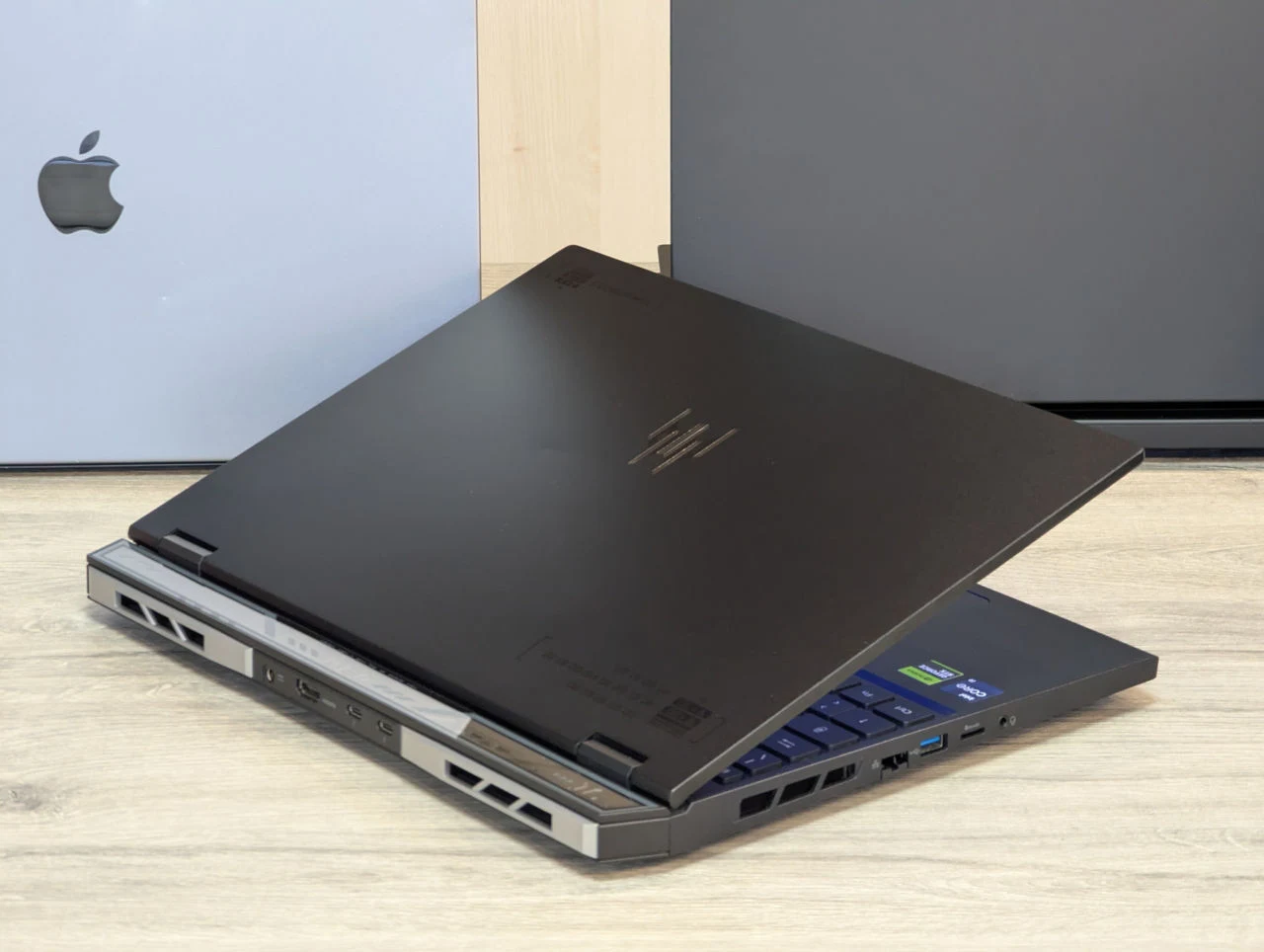 Acer Predator Helios Neo 16 | i9-14900HX | 16GB DDR5 | 1TB SSD | RTX 4070 8GB | 240Hz — miniatură 10