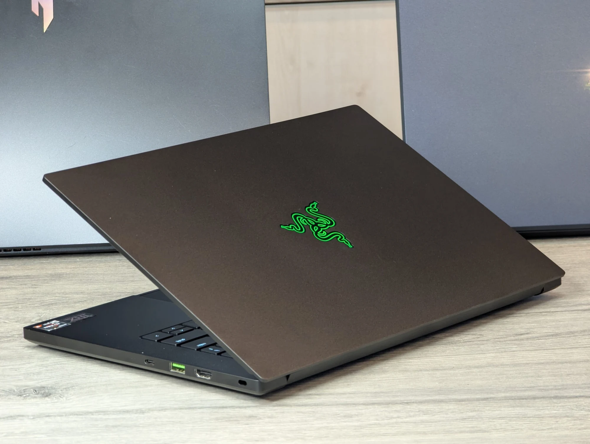 Ca nou! Razer Blade 14 (2022) | AMD Ryzen 7 6800H | RTX 3070 Ti 8GB | 16GB RAM | 1TB | 14.0″ 2.5K 165Hz — miniatură 11