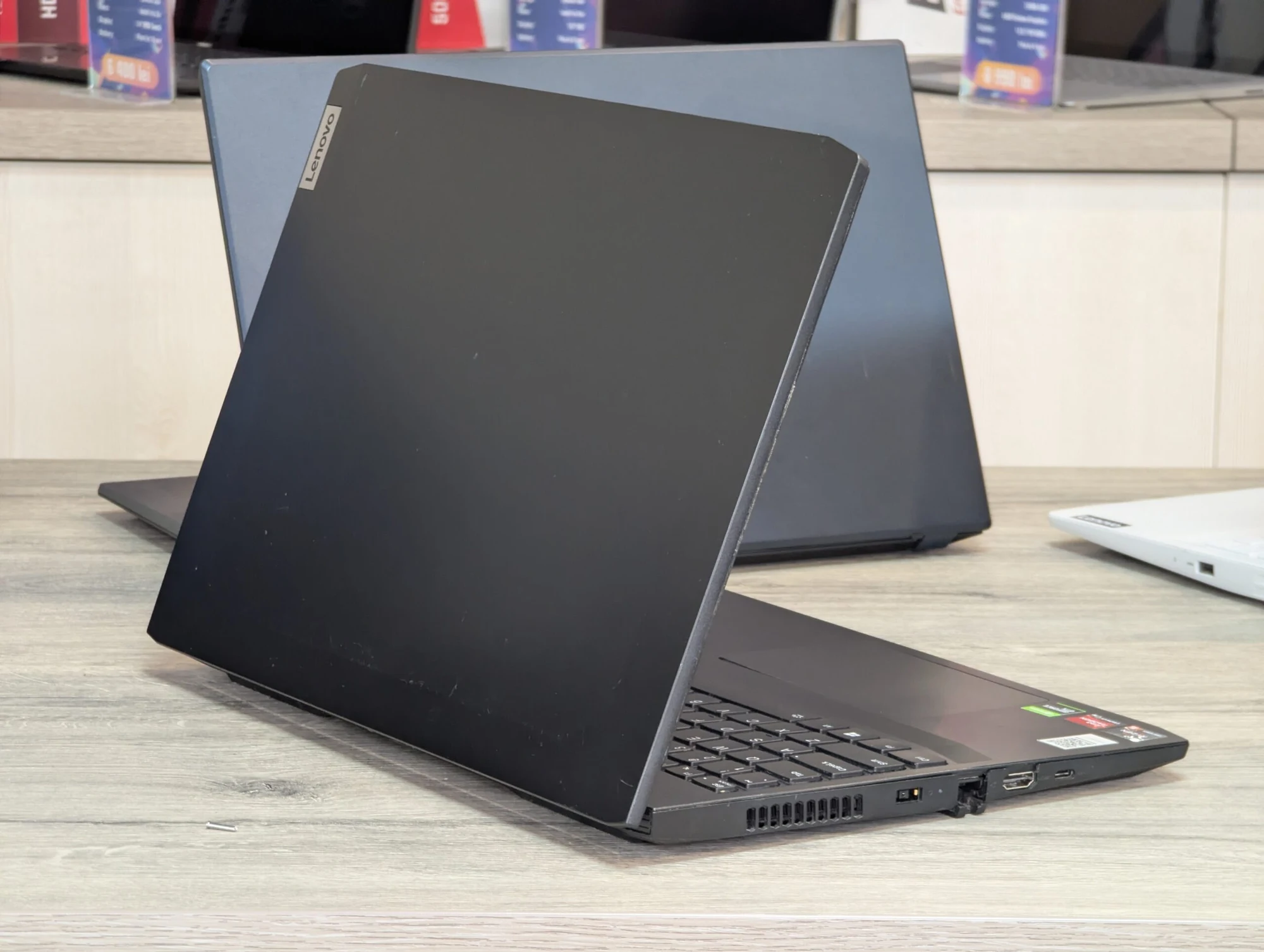 Lenovo IdeaPad Gaming 3 | AMD Ryzen 5 5600H | RTX 3050 4GB | 16GB RAM | 256GB SSD — miniatură 8