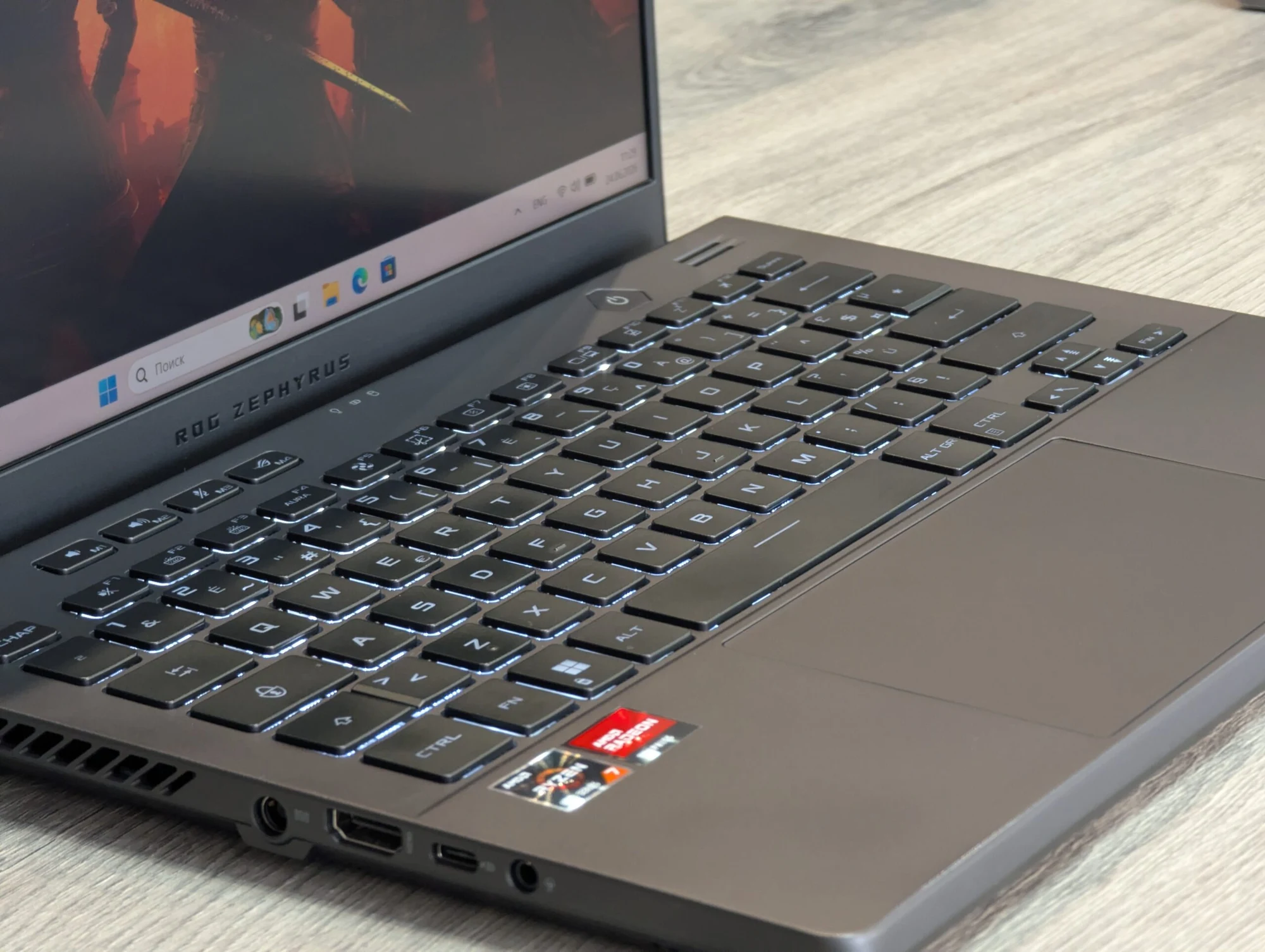 ASUS ROG Zephyrus G14 | Ryzen 7 6800HS | 16GB | 512GB SSD | Radeon RX 6700S 8GB | 14.0″ 144Hz — miniatură 7