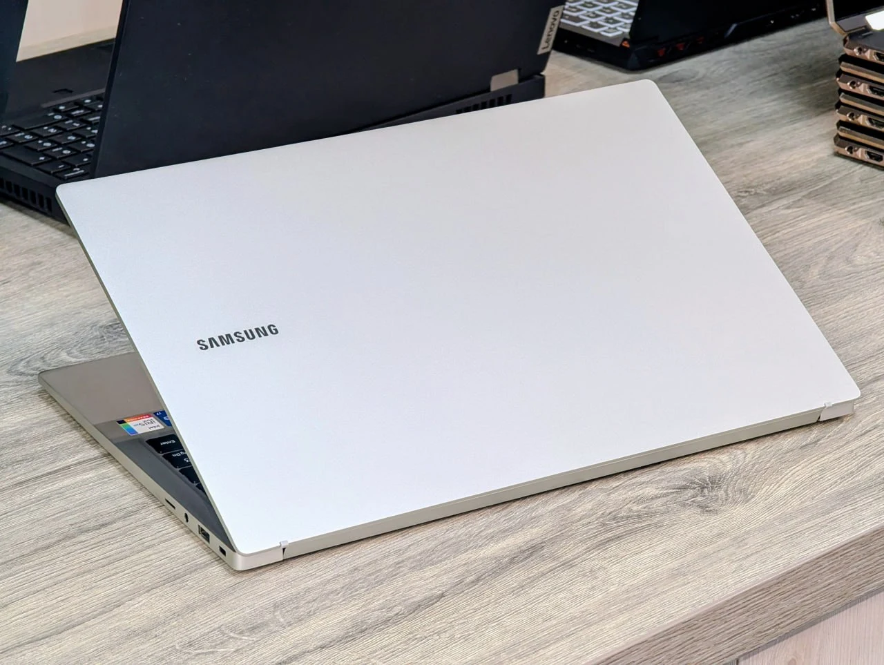 Samsung Galaxy Book 750TDA | Intel i7 1165G7 | 16GB | 256GB | Intel Iris Xe MAX | 15.6″ FHD — miniatură 14