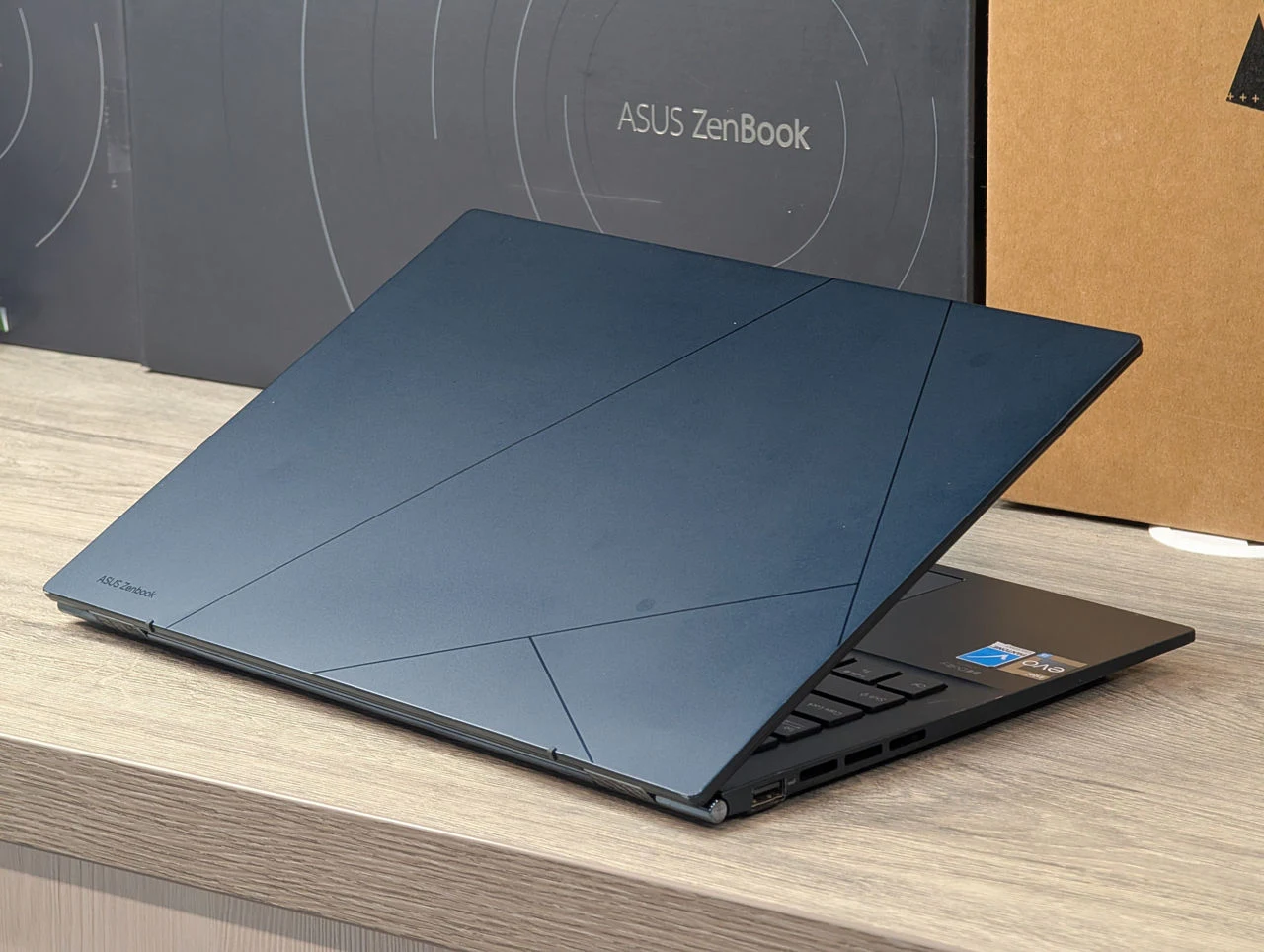 Asus Zenbook UX340 | Intel i5 1240P | 8GB | 512GB | 14″ 2K 90Hz — miniatură 11