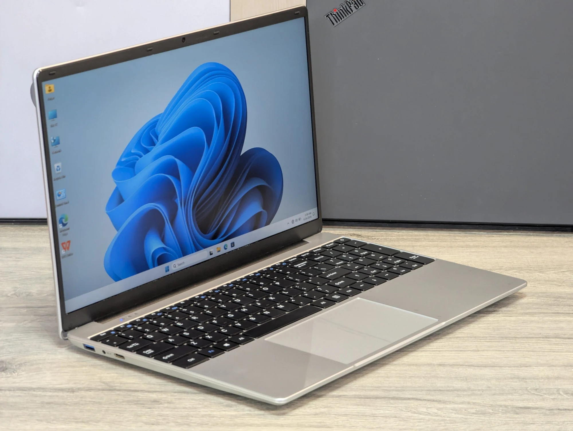 Nou! VenBook 16.0″ | Intel Celeron N4000 | 8GB RAM | 256GB SSD | Intel UHD 600 | Windows 11 Pro — miniatură 5
