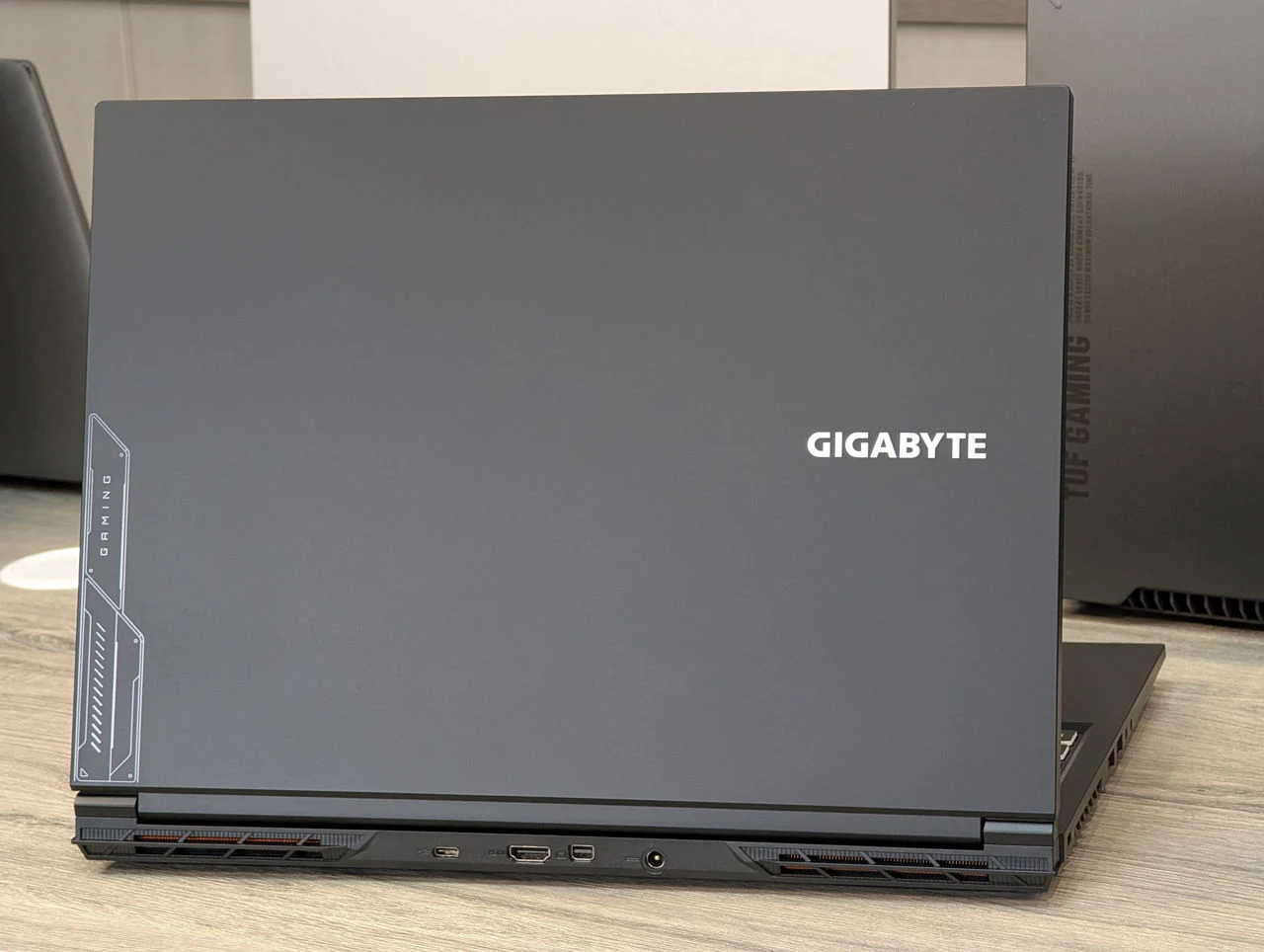 Gigabyte G6 MF | i7 13620H | 16GB | 1TB | RTX 4050 | 16.0″ 165Hz — miniatură 11