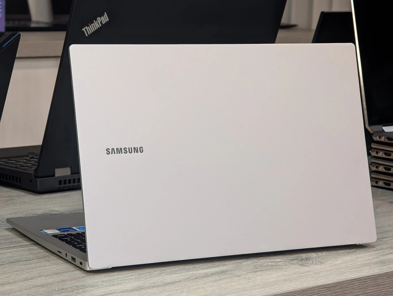 Samsung Galaxy Book 750TDA | Intel i7 1165G7 | 16GB | 256GB | Intel Iris Xe MAX | 15.6″ FHD — miniatură 13