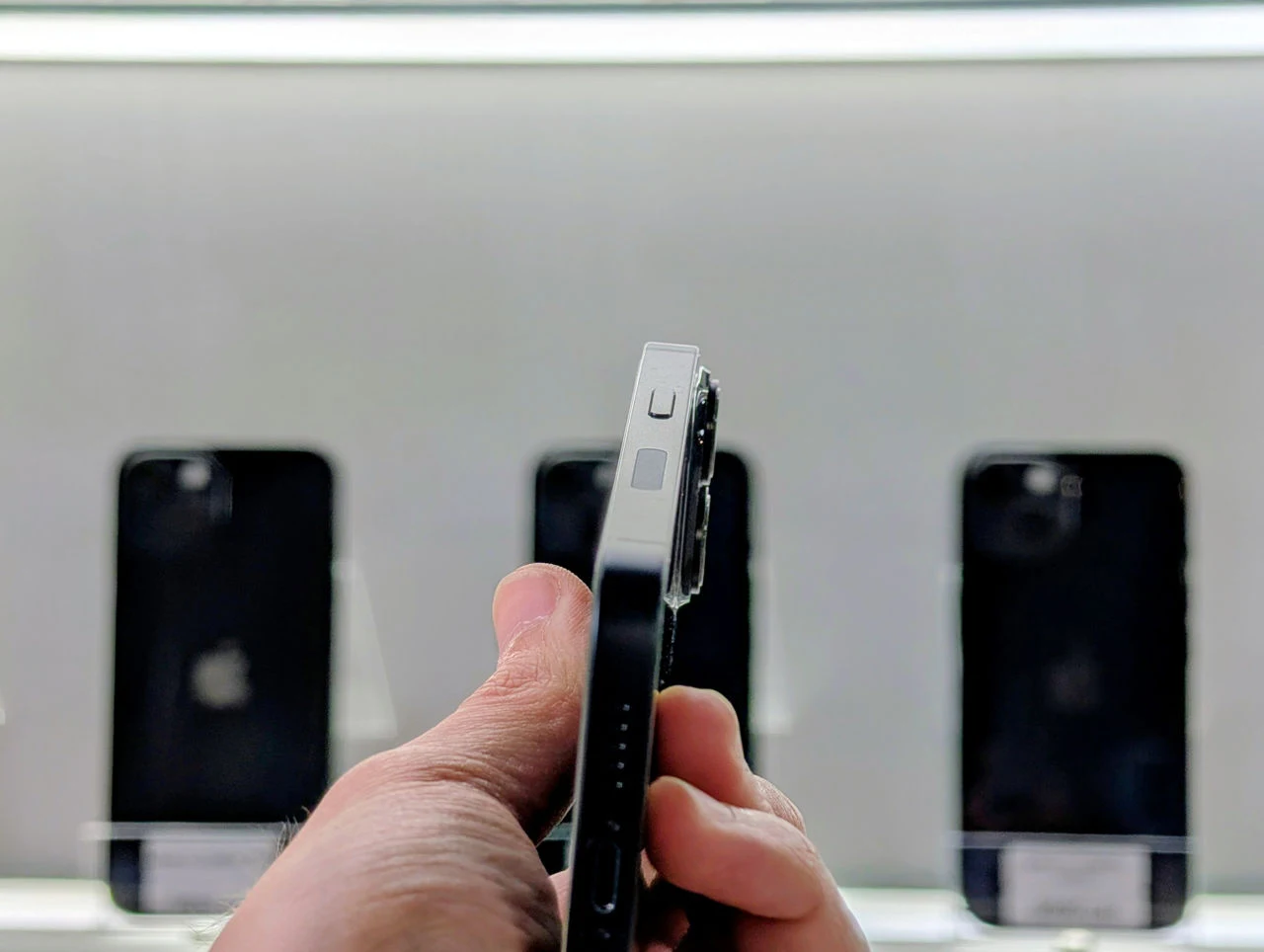 IPhone 14 | A15 Bionic | 6GB | 256GB | 6.1″ Retina | Midnight | Dual eSIM — miniatură 17