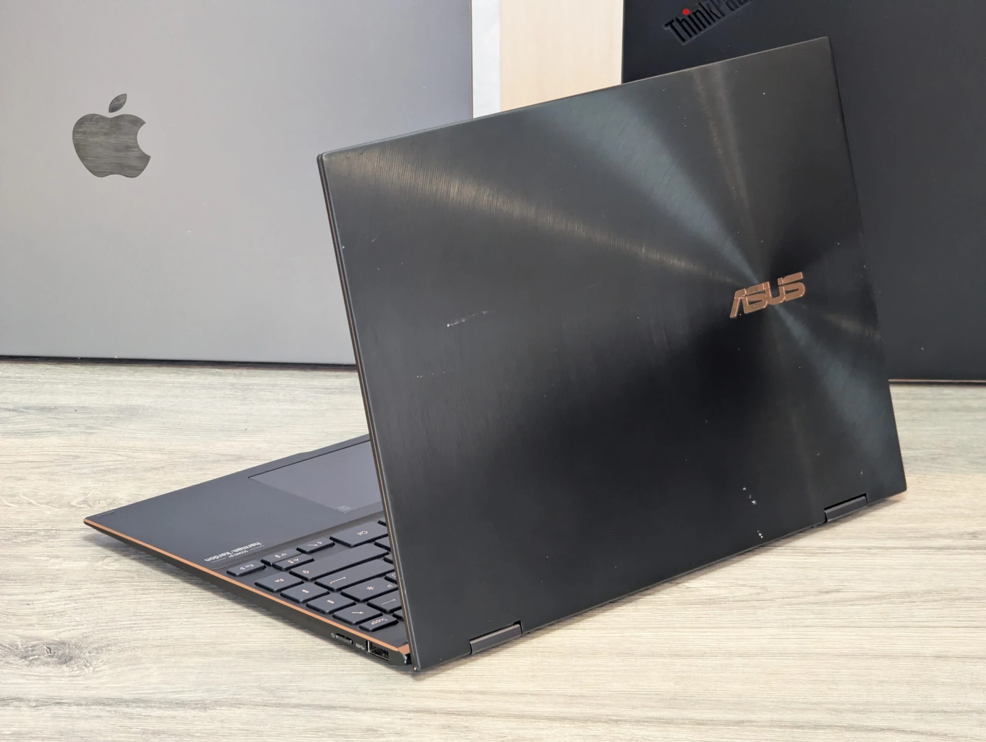 ASUS ZenBook Flip 13 | Intel Core i7-1165G7 | 16GB | 512GB Intel | Iris Xe | 13.3″ 4K UHD Touch — miniatură 8
