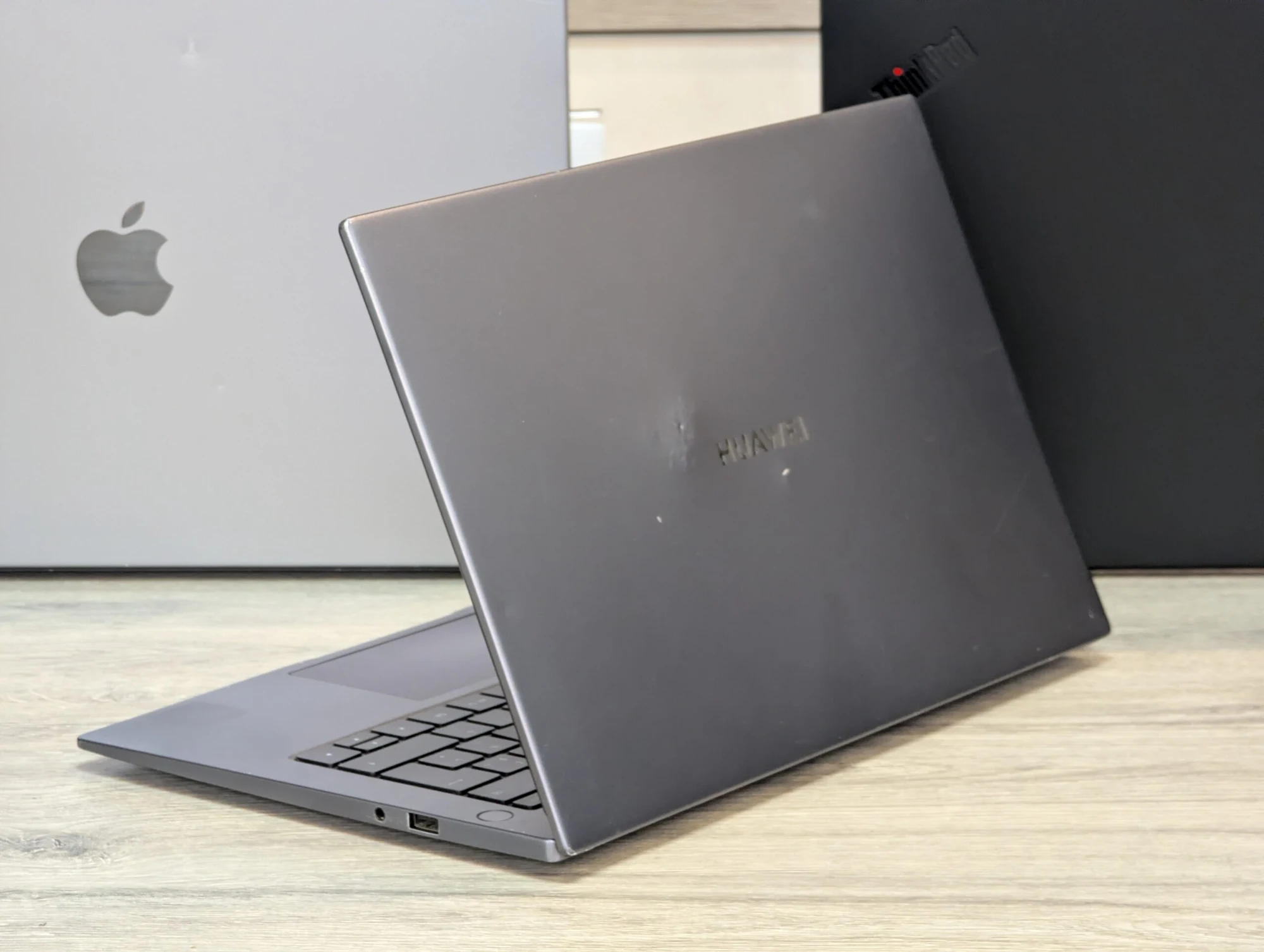 Huawei MateBook D 14 (NBLK-WAX9X) | Ryzen 7 3700U | 8GB | 256GB SSD | RX Vega 10 | 14.0″ Full HD IPS — miniatură 9