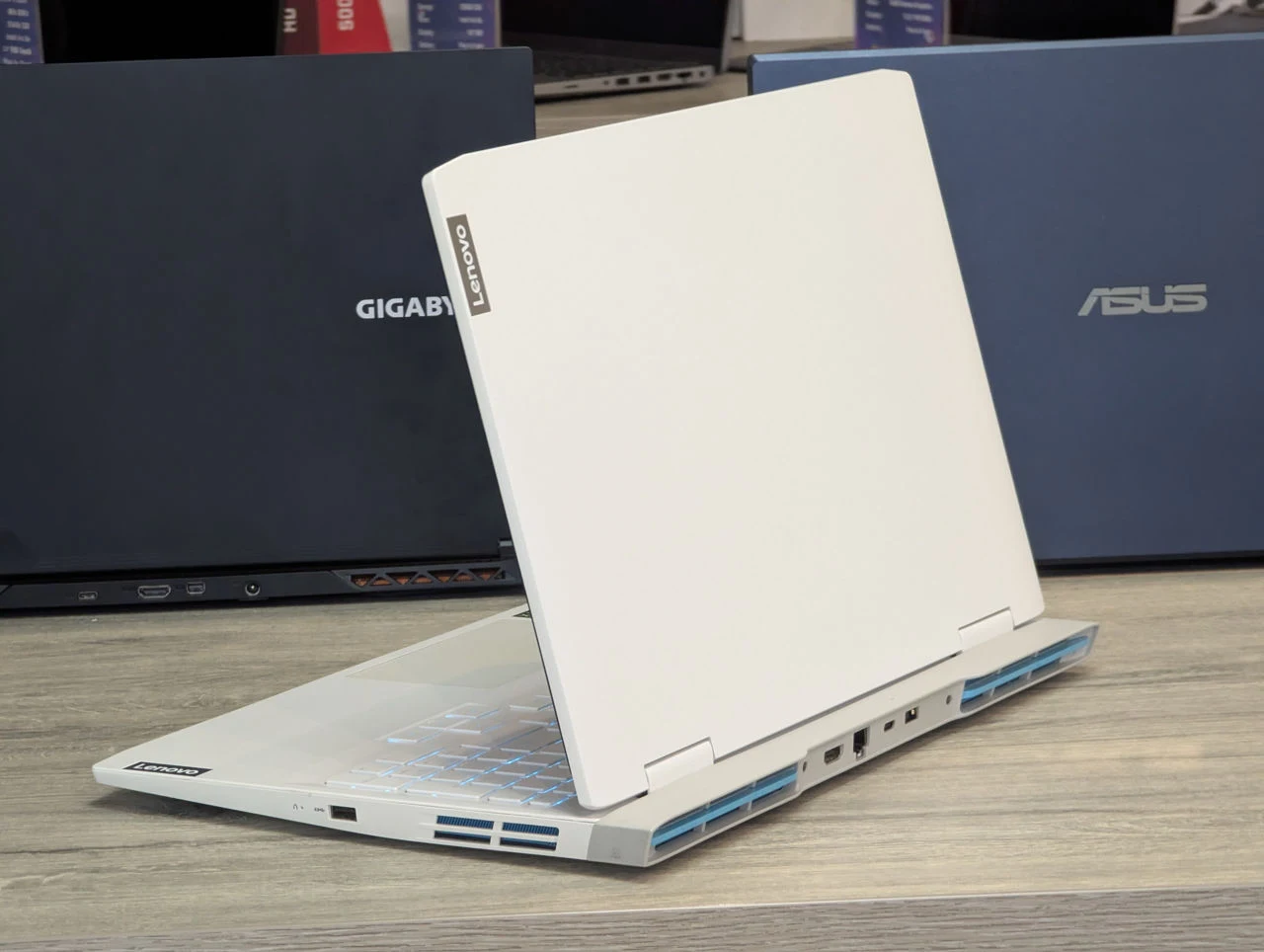 Lenovo IdeaPad Gaming 3 | Ryzen 7 6800H | RTX 3050 Ti | 16GB | 512GB | 15.6″ FHD 120Hz — miniatură 7