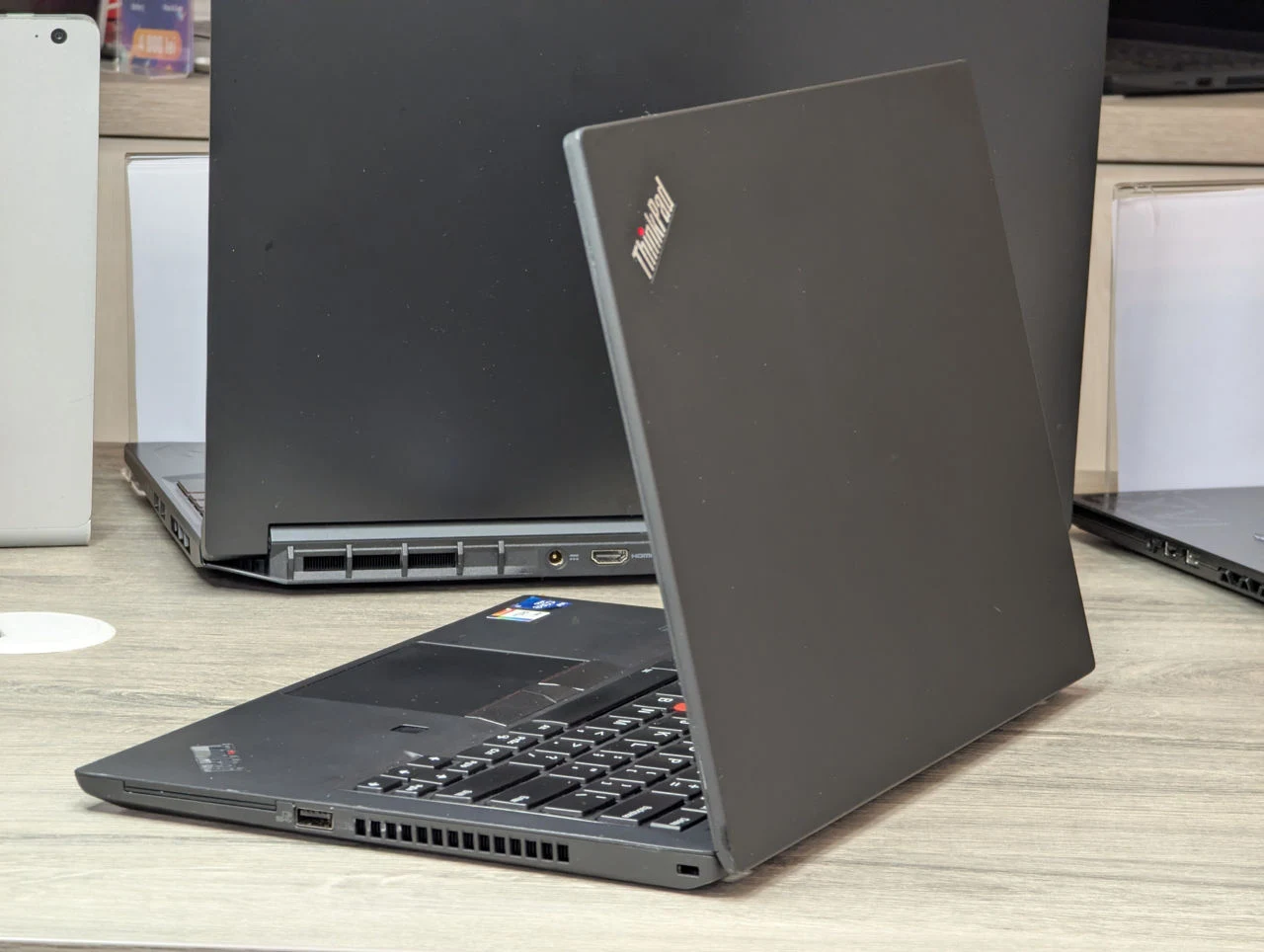 Lenovo ThinkPad T14 Gen 2 | Touchscreen | Intel Core i7-1185G7 | 16GB RAM | 256GB | 4G Module | 14.0″ FHD IPS — miniatură 7