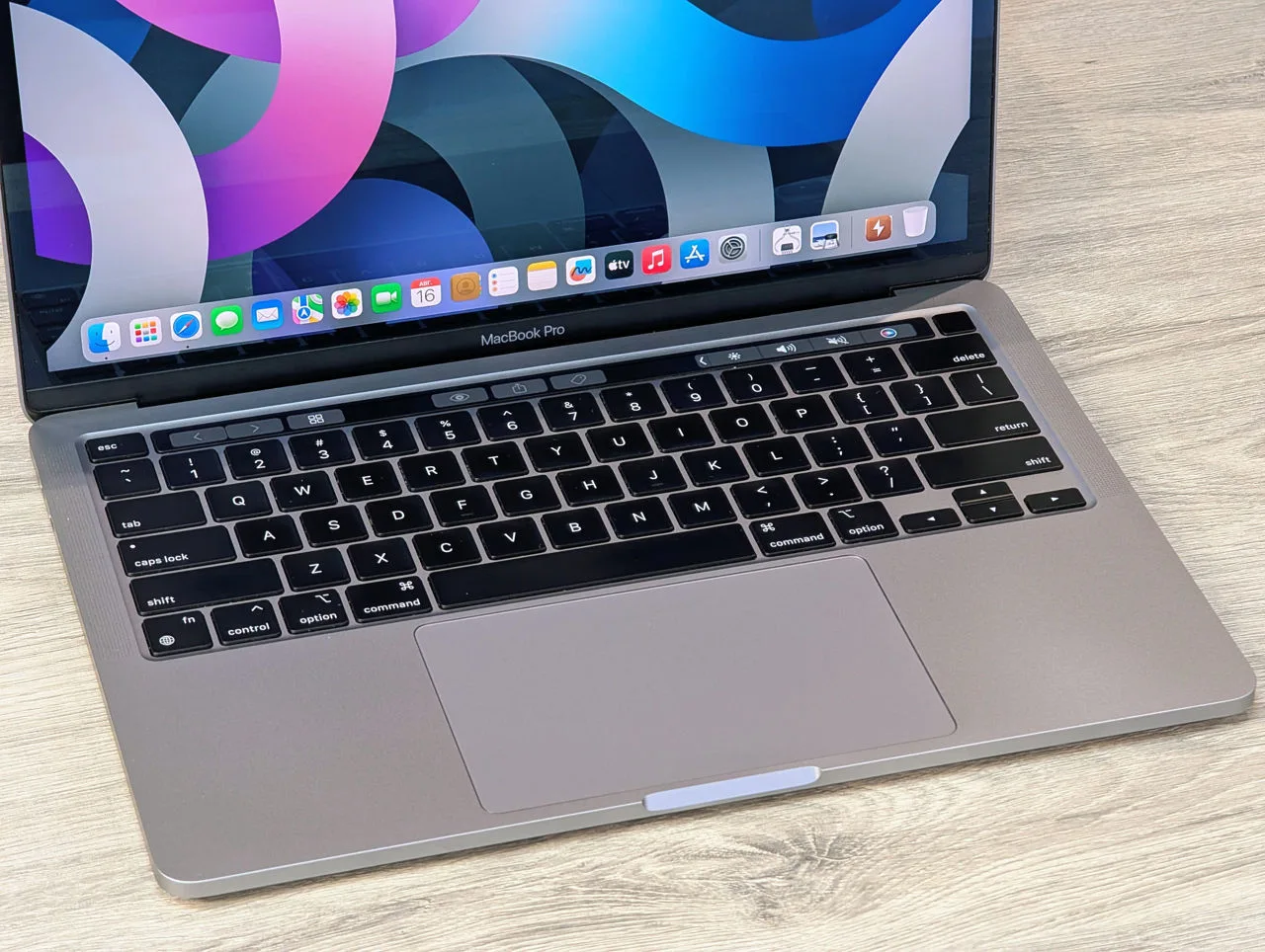 Apple MacBook Pro 13 (2020) | Apple M1 | 16GB RAM | 256GB SSD | 13.3″ — miniatură 12