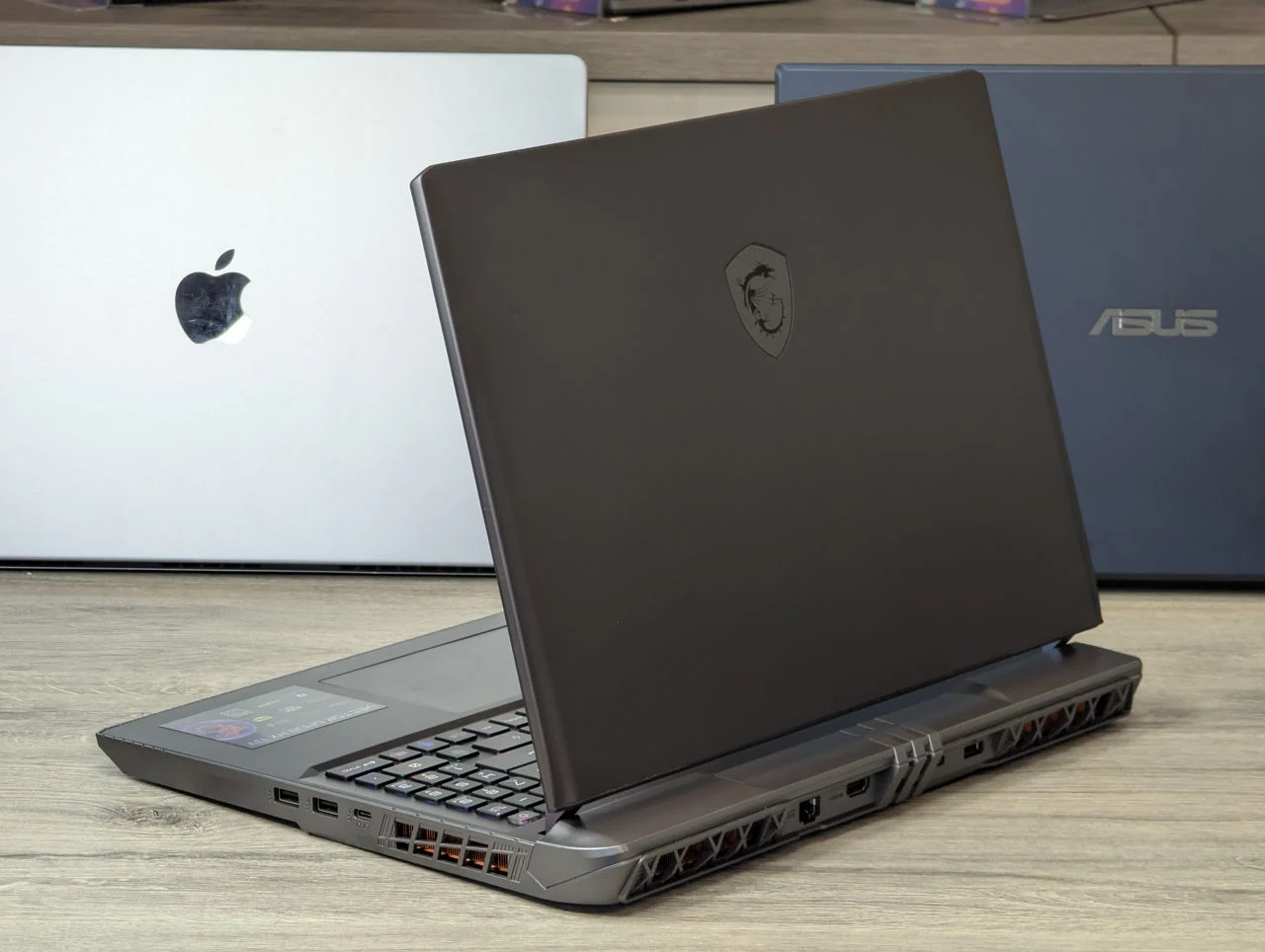 MSI Vector GP68HX | i9 13950HX | 32GB | 1TB | RTX 4090 | 16.0″ 144Hz — miniatură 10