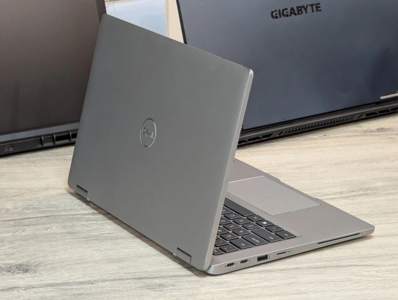 Dell Latitude 5320 2-in-1 | Intel Core i7-1185G7 vPro | 16GB | 256GB | 13.3″ FHD — miniatură 7