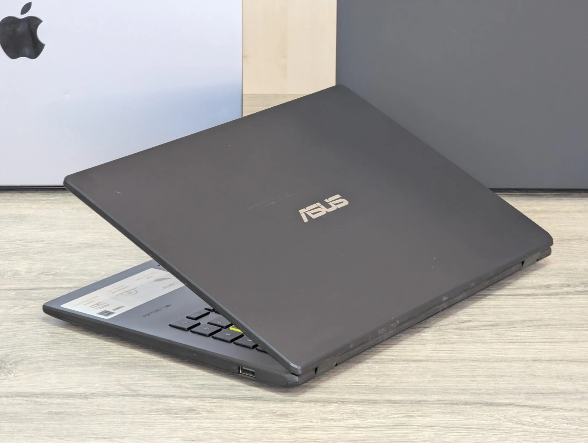 ASUS VivoBook 14 | Intel Celeron N4020 | 8GB | 128GB eMMC | Intel UHD 600 | 14.0″ — miniatură 9