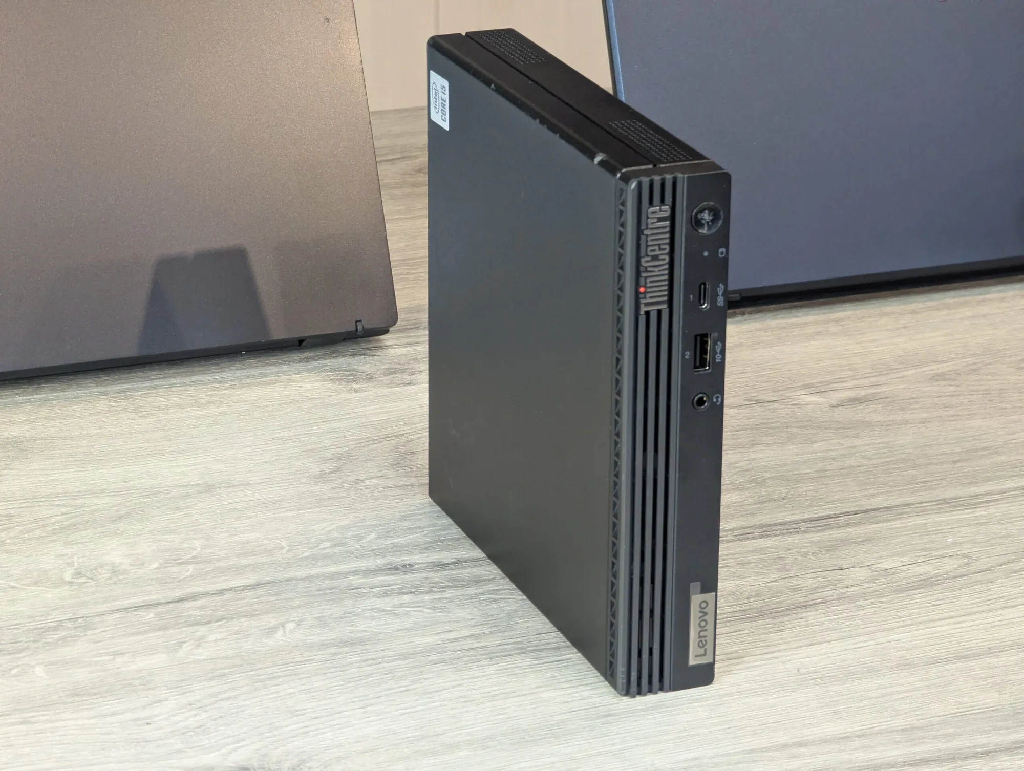 Lenovo ThinkCentre M70q Tiny | Intel i5-1035G1 | 16GB RAM | 256GB SSD + 320GB HDD — miniatură 3