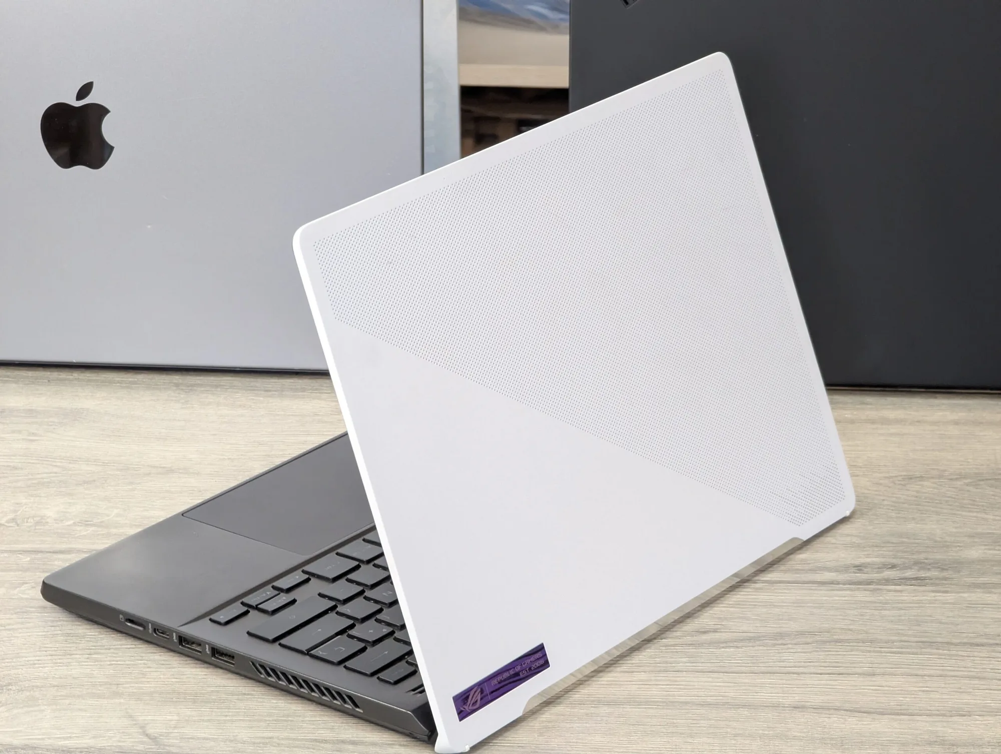 ASUS ROG Zephyrus G14 | Ryzen 9 6900HS | 16GB DDR5 | 1TB SSD | Radeon RX 6800S 8GB | 14.0″ 2K — miniatură 8