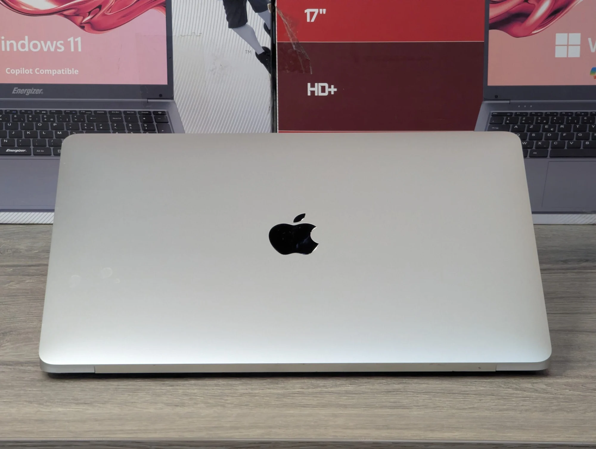 Apple MacBook Pro 13 (2020) | Apple M1 | 16GB RAM | 1TB | 13.3″ — miniatură 13