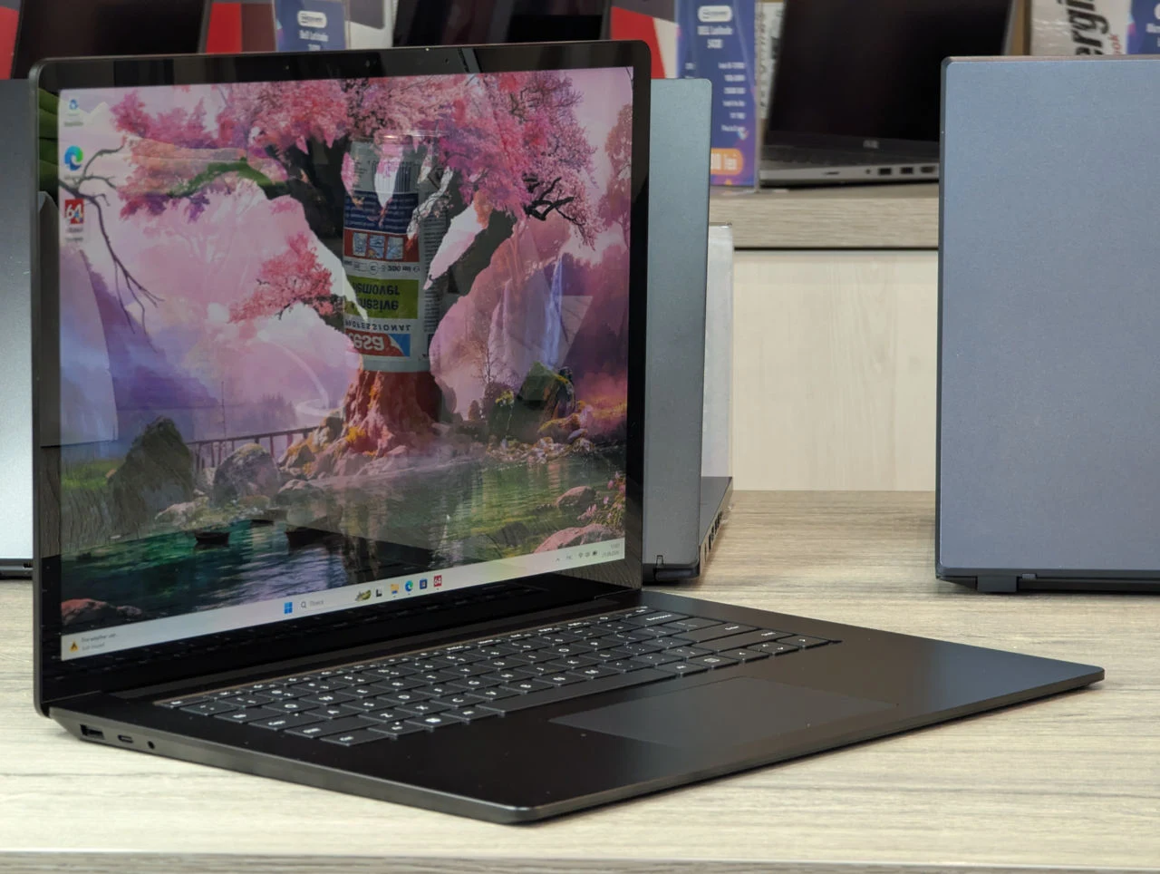 Microsoft Surface Laptop 4 | AMD Ryzen 7 Surface Edition | 16GB RAM | 512GB | 15.0″ 2.5K Touch — miniatură 5