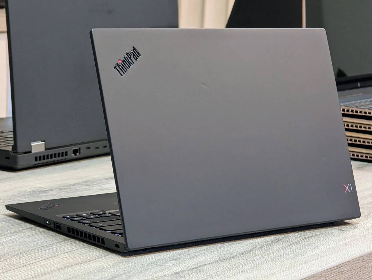 Lenovo ThinkPad X1 Carbon Gen 7 | i5-8265U | 16GB | 256GB | 14″ IPS — miniatură 11